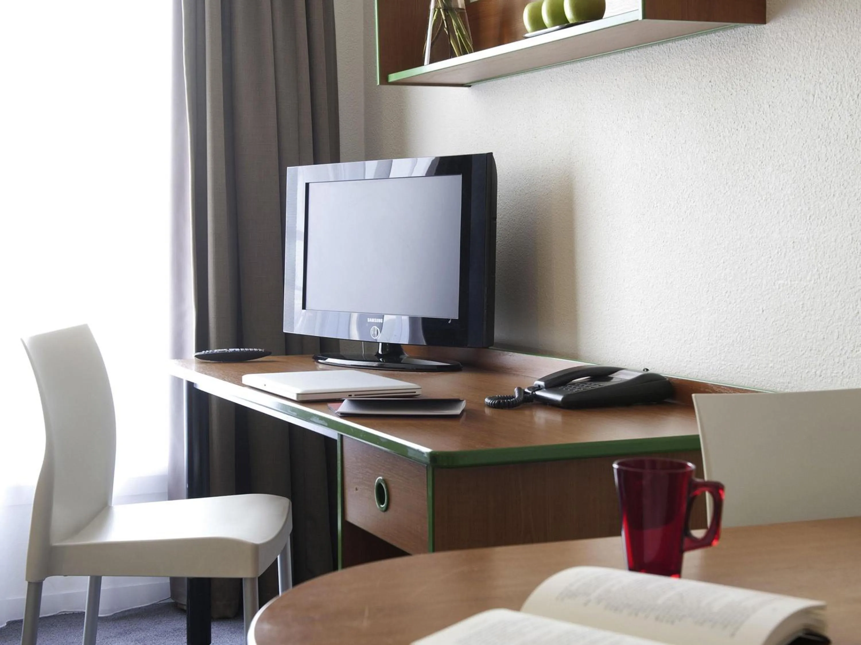 Bedroom in Aparthotel Adagio Access Bordeaux Rodesse