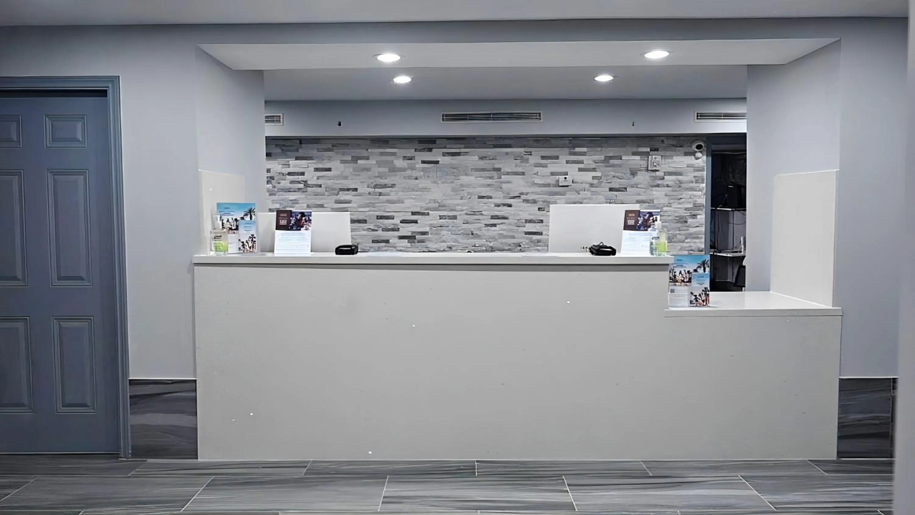 Lobby or reception in Days Inn & Suites by Wyndham Texas City