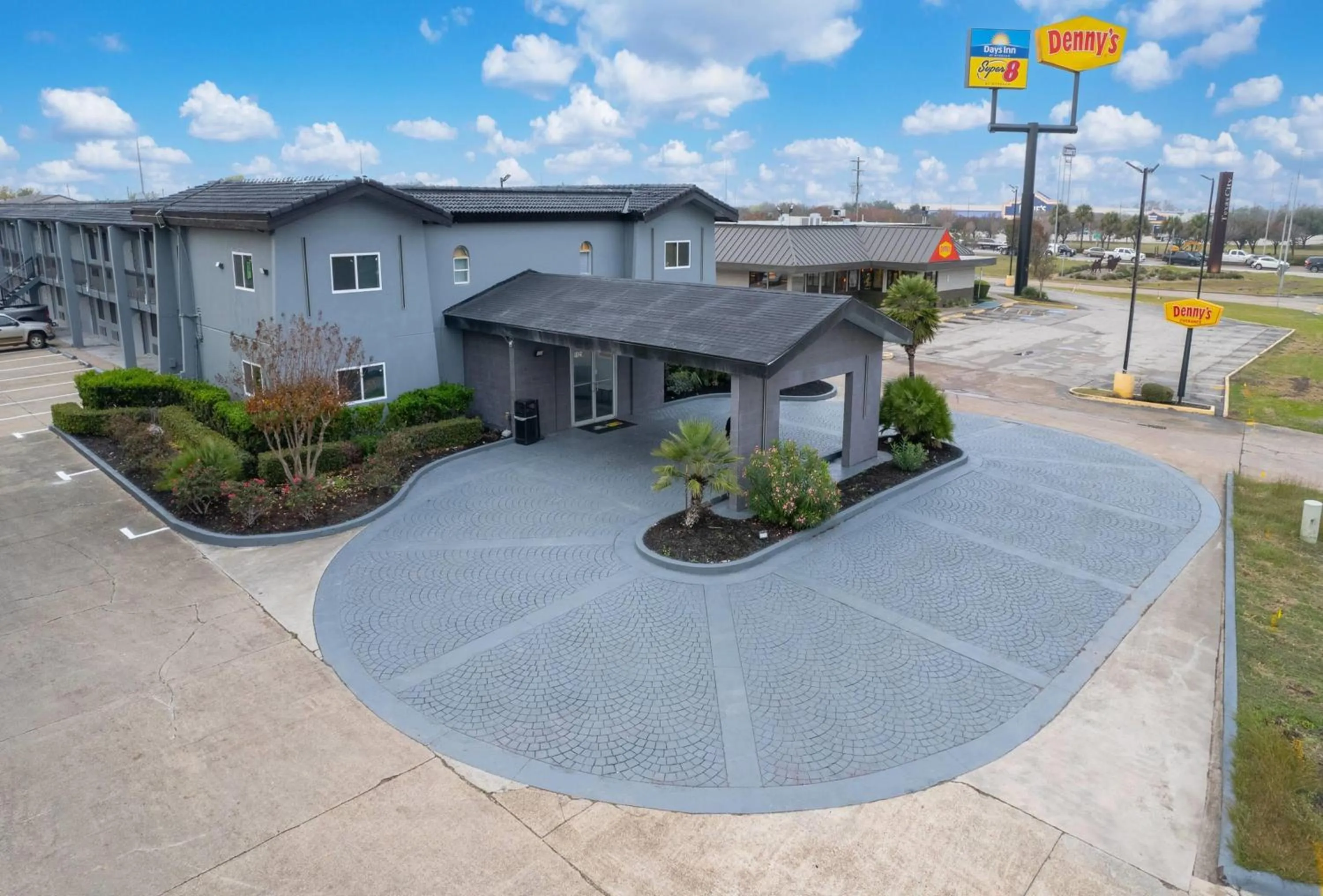 Property building in Days Inn & Suites by Wyndham Texas City