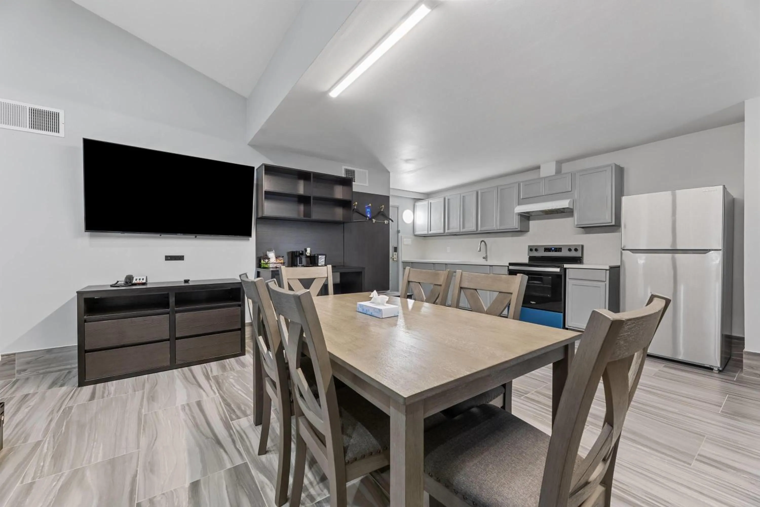 Photo of the whole room in Days Inn & Suites by Wyndham Texas City