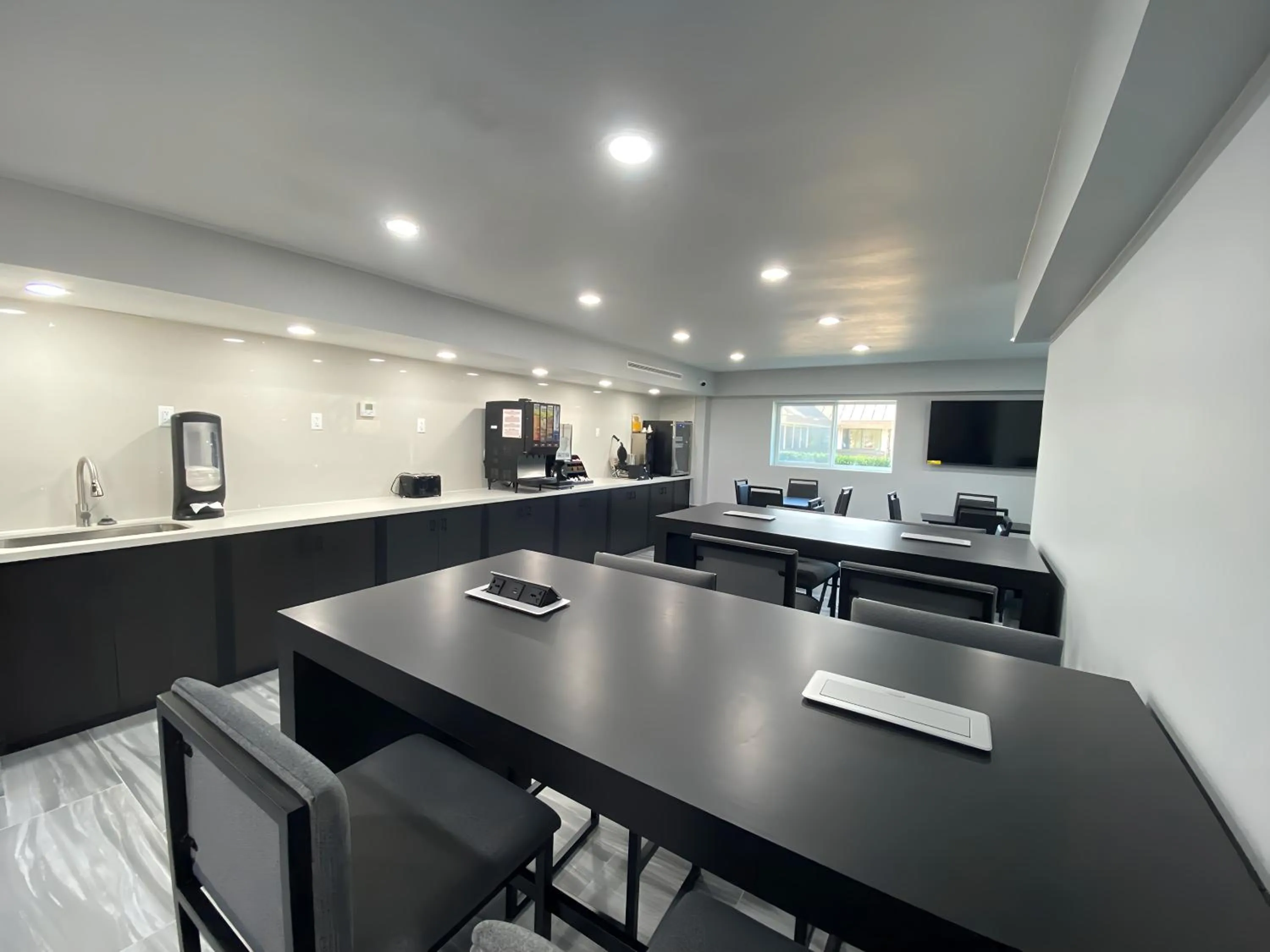 Meeting/conference room in Days Inn & Suites by Wyndham Texas City