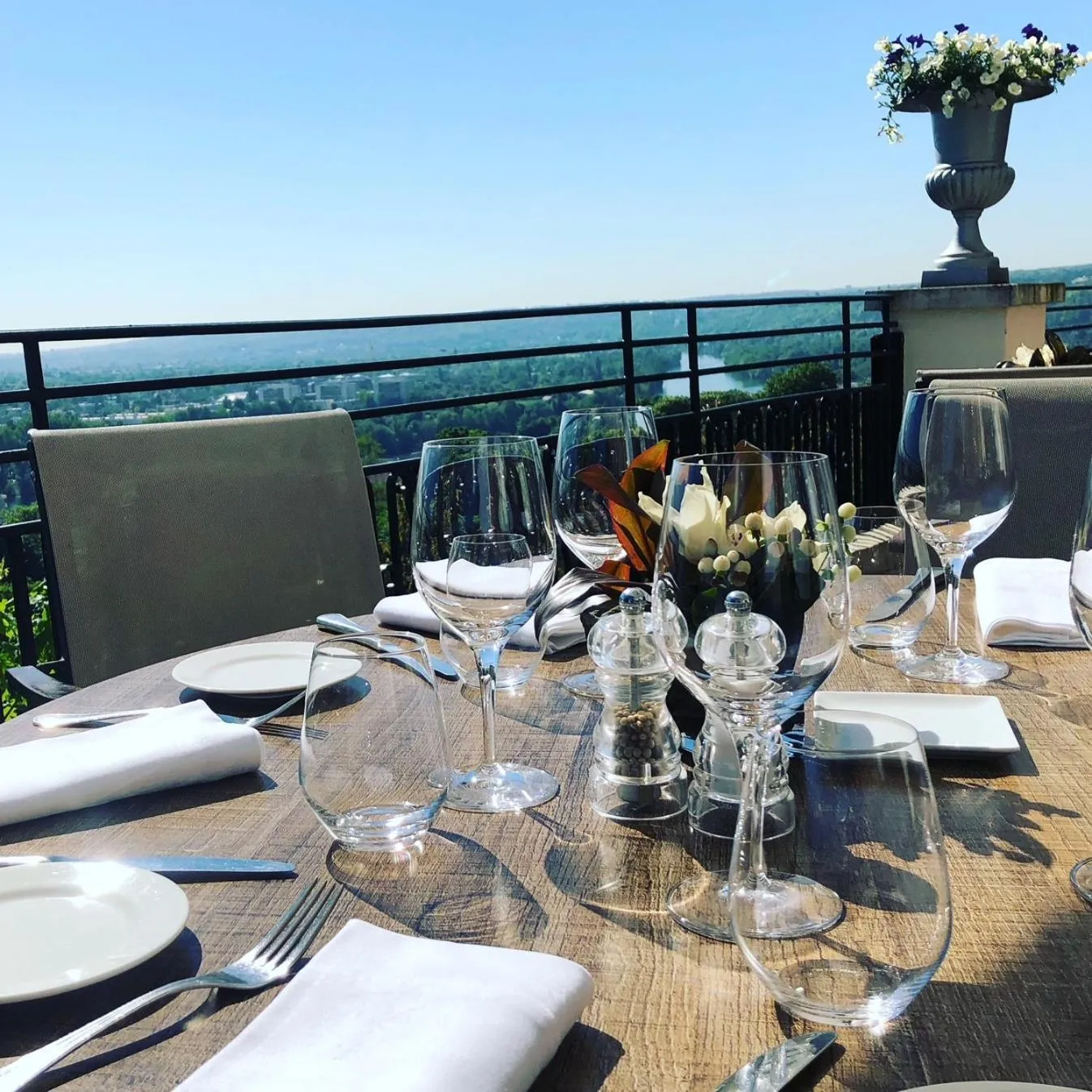 Restaurant/places to eat in Pavillon Henri IV Hotel Restaurant Gastronomique Terrasse