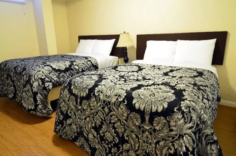 Double Room with Two Double Beds in Stardust Motel Double Room with Two Double Beds in Stardust Motel