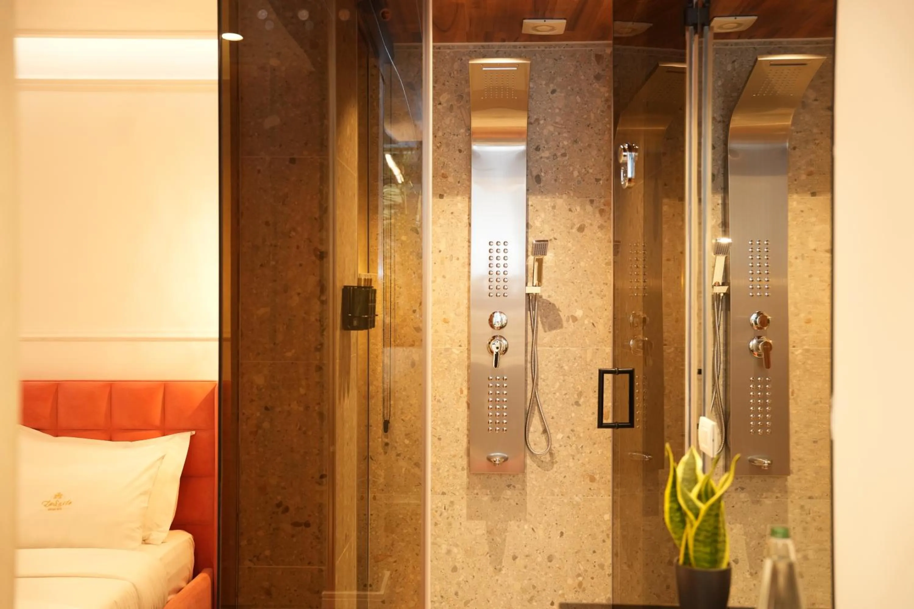 Shower in La Suite Boutique Hotel