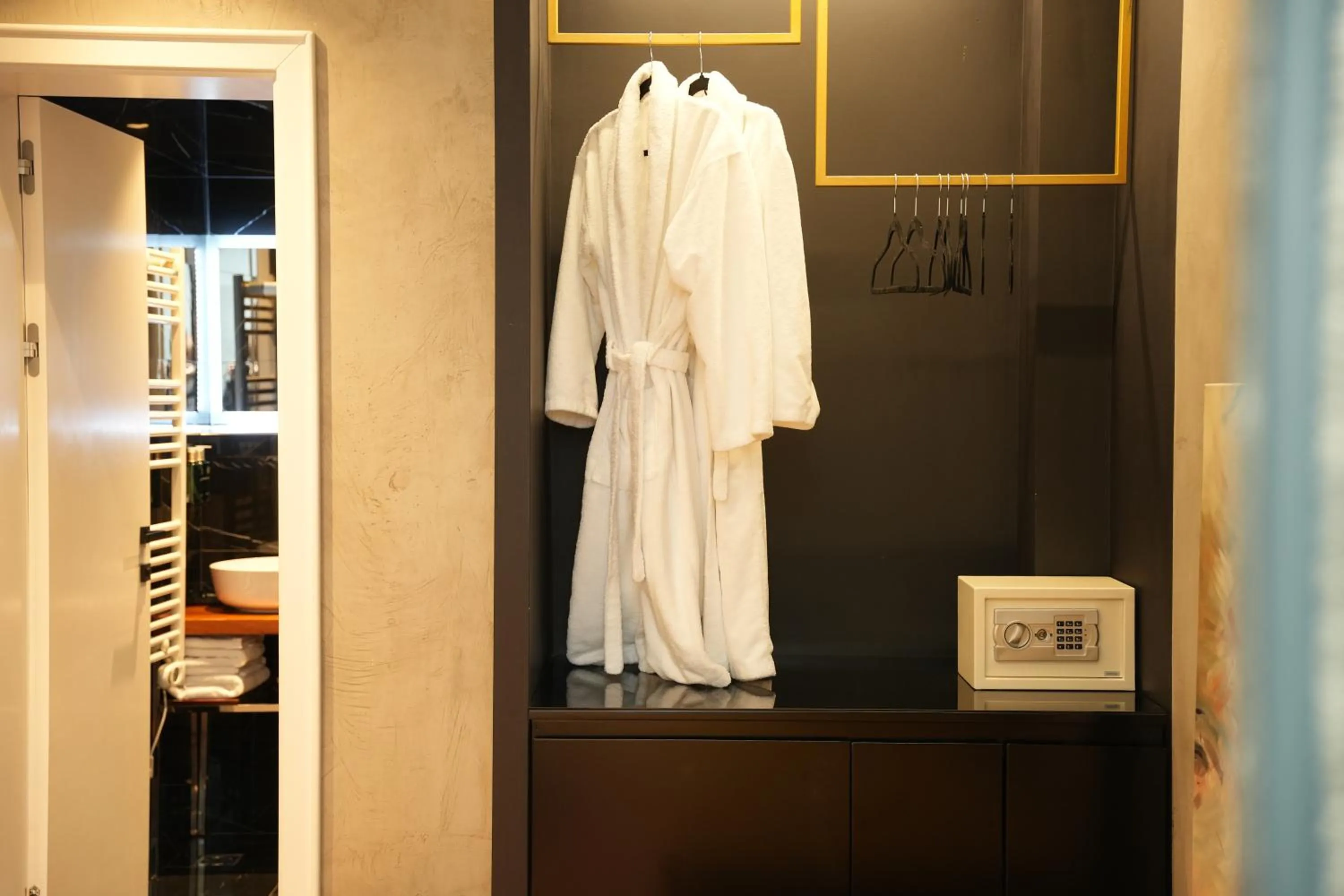 Bathroom in La Suite Boutique Hotel