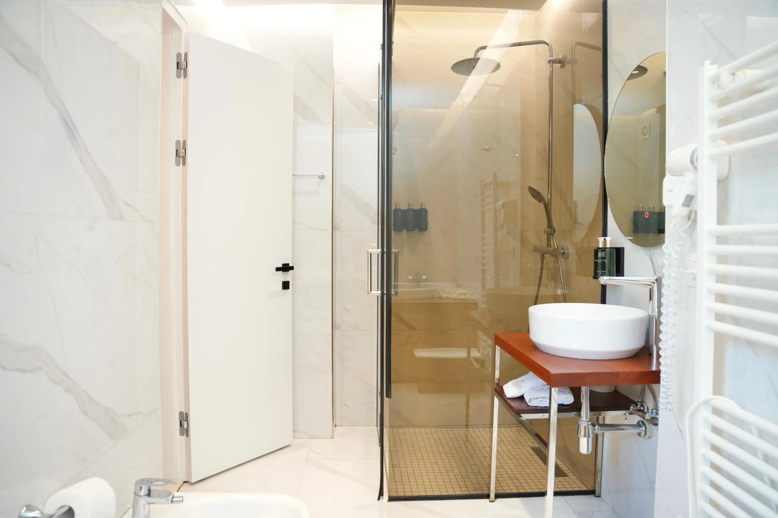 Shower in La Suite Boutique Hotel