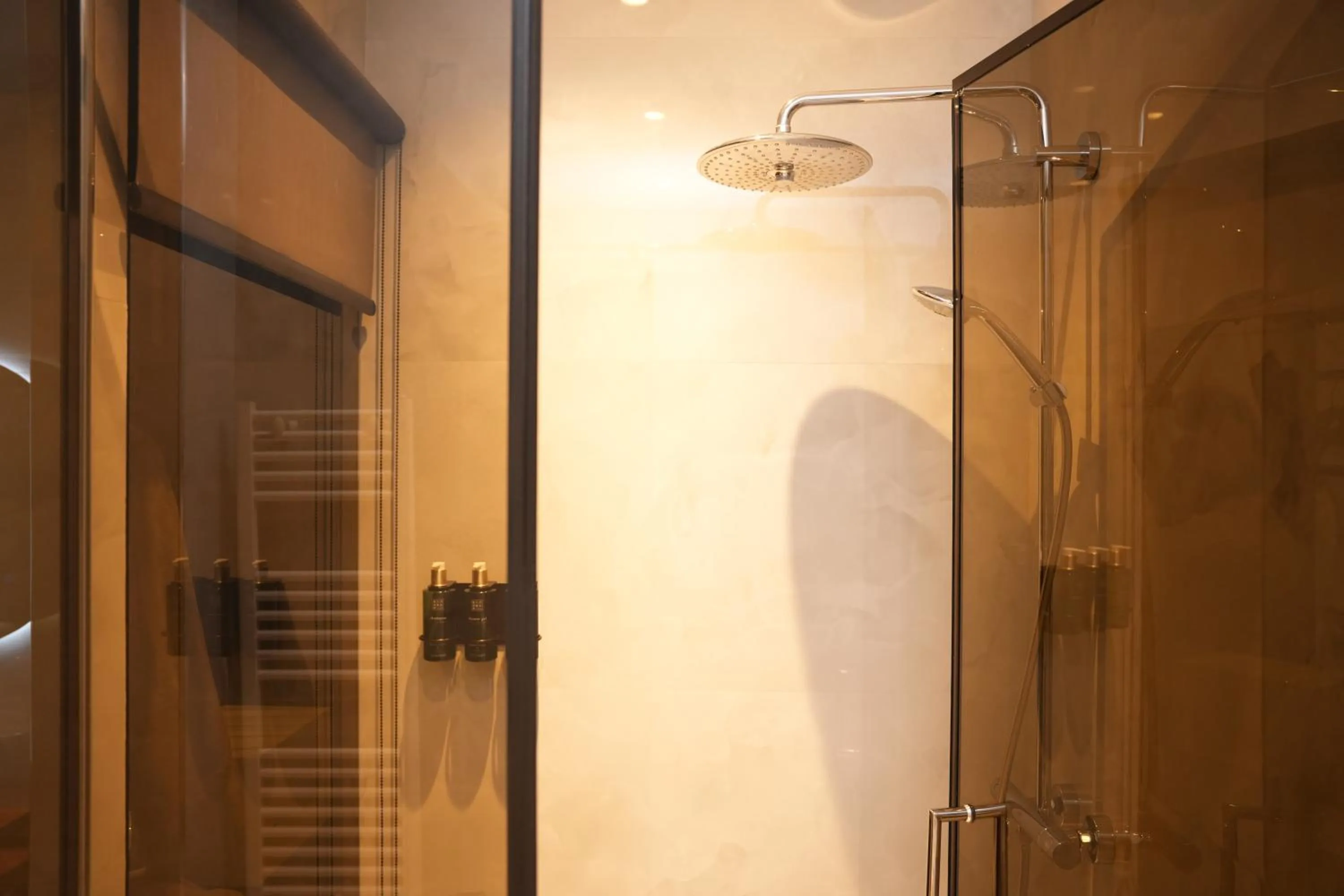 Shower in La Suite Boutique Hotel