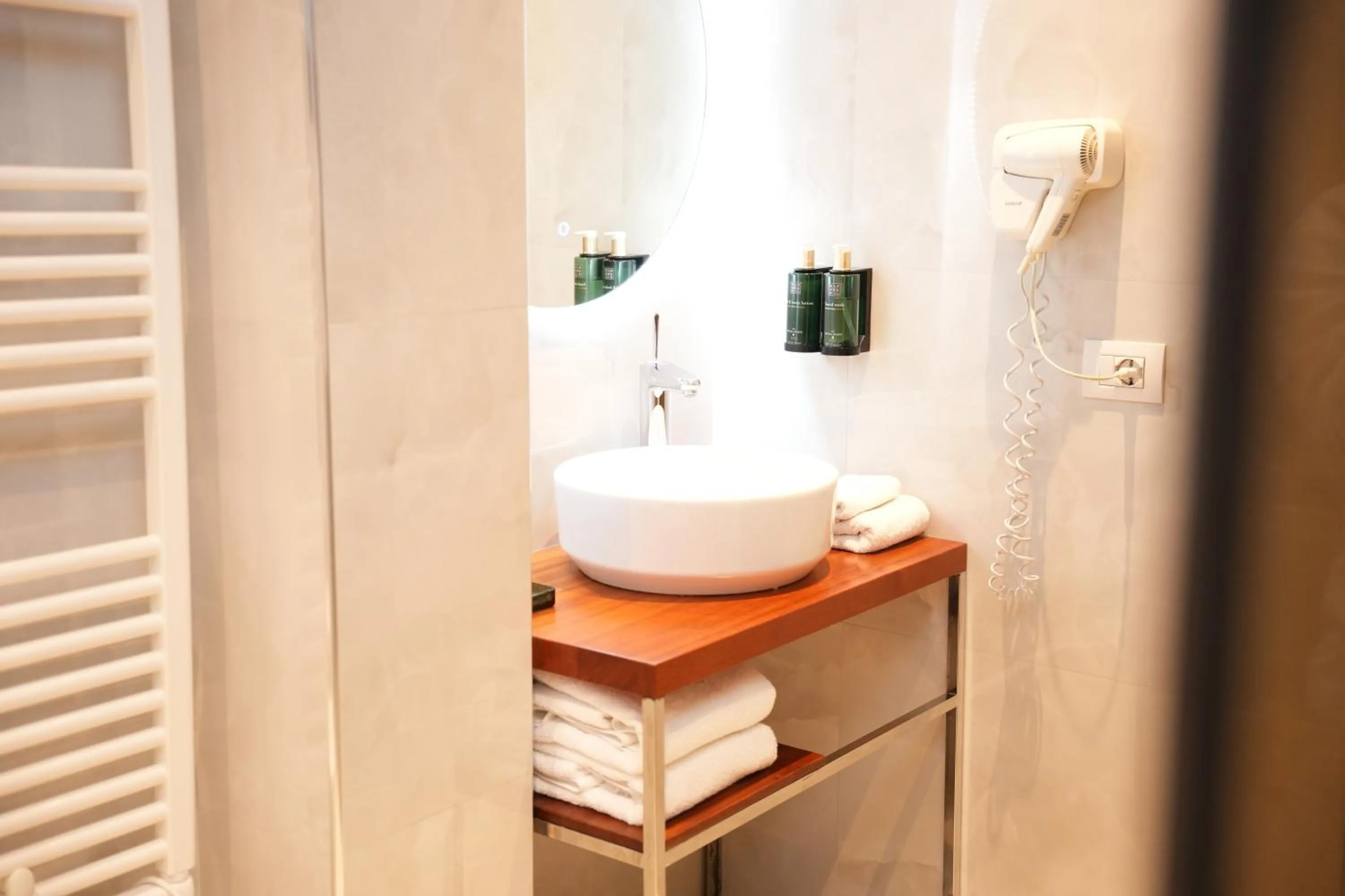 Bathroom in La Suite Boutique Hotel