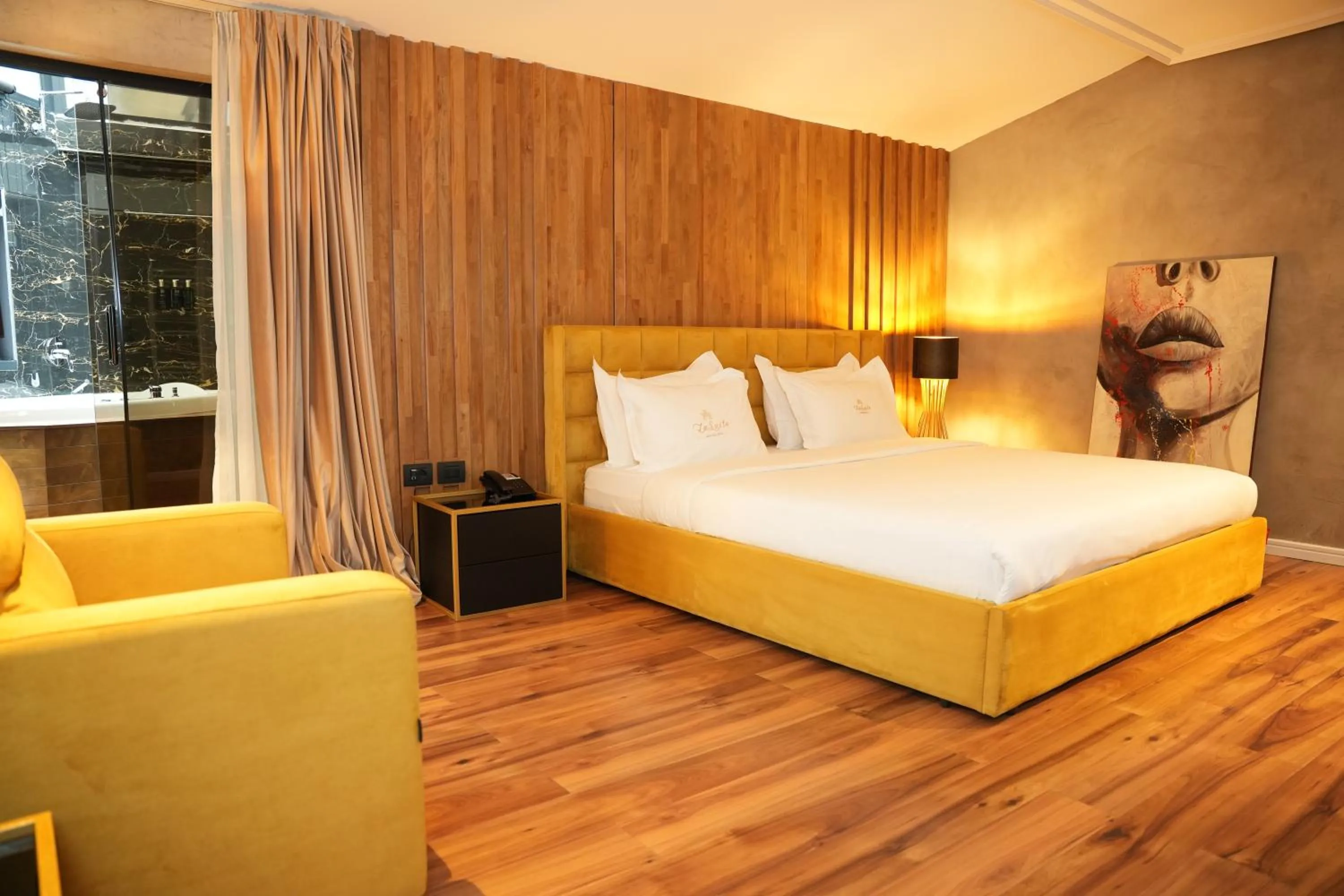 Photo of the whole room, Bed in La Suite Boutique Hotel