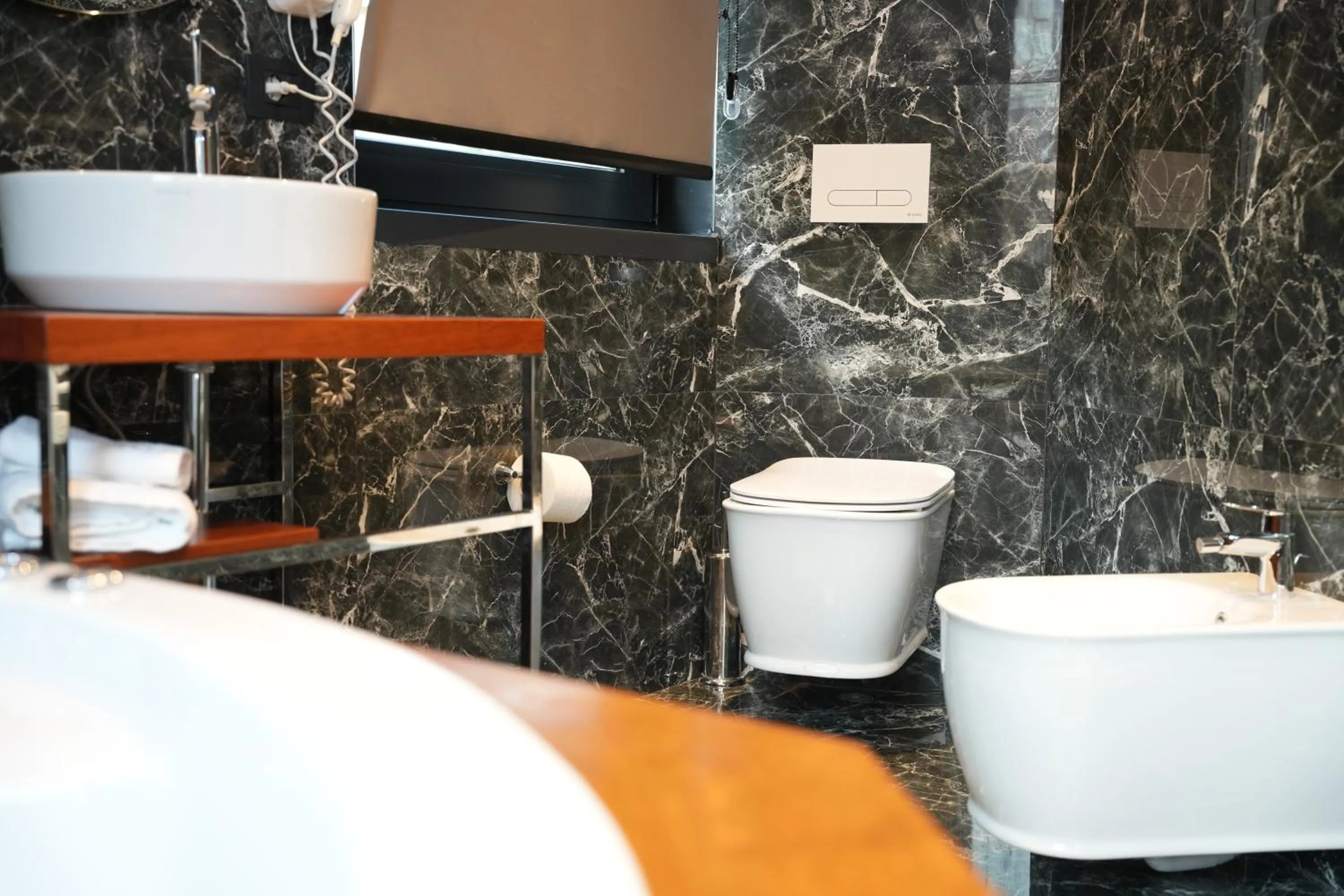 Toilet in La Suite Boutique Hotel