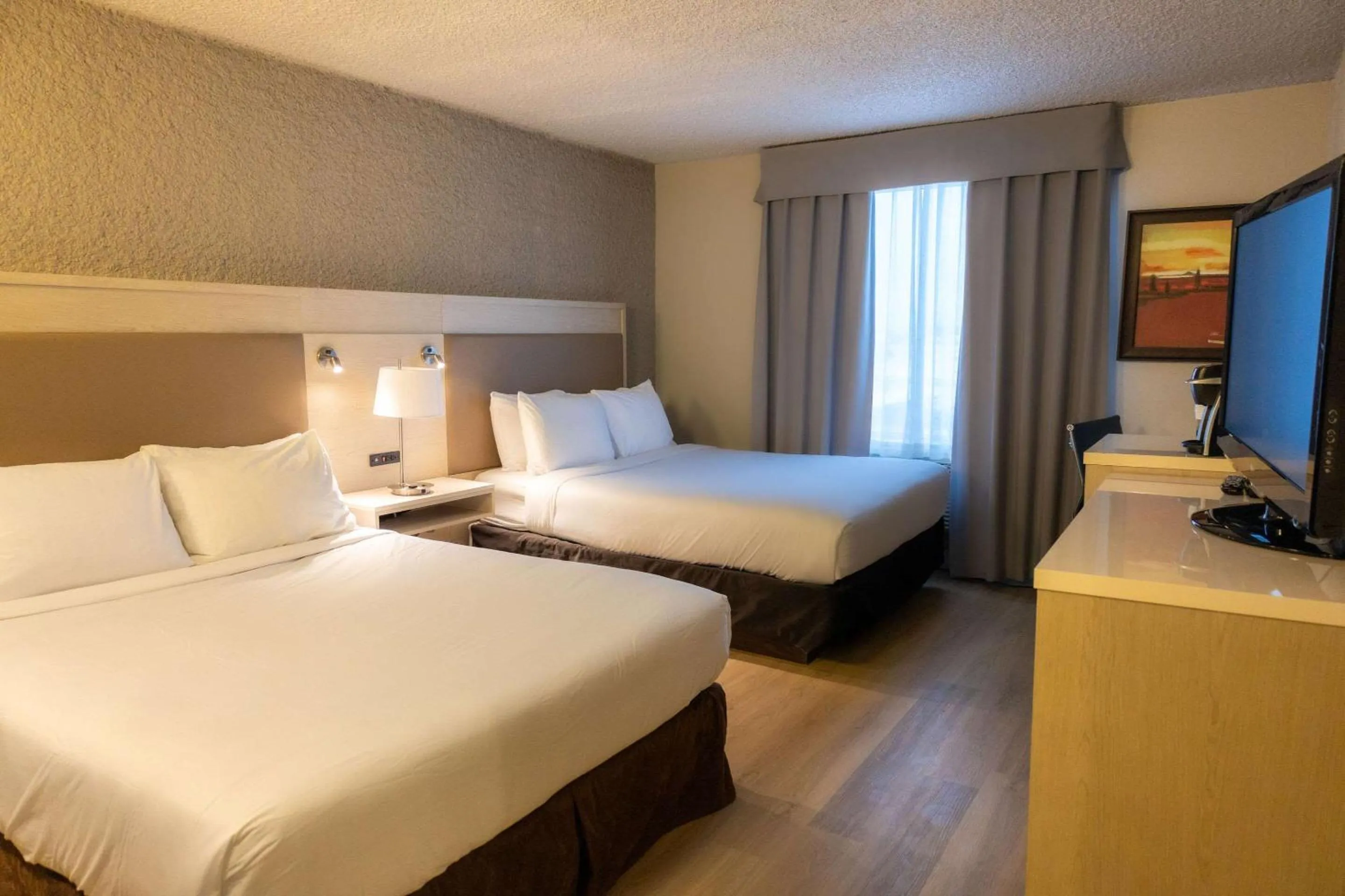 Bedroom, Bed in Radisson Hotel Fort St John