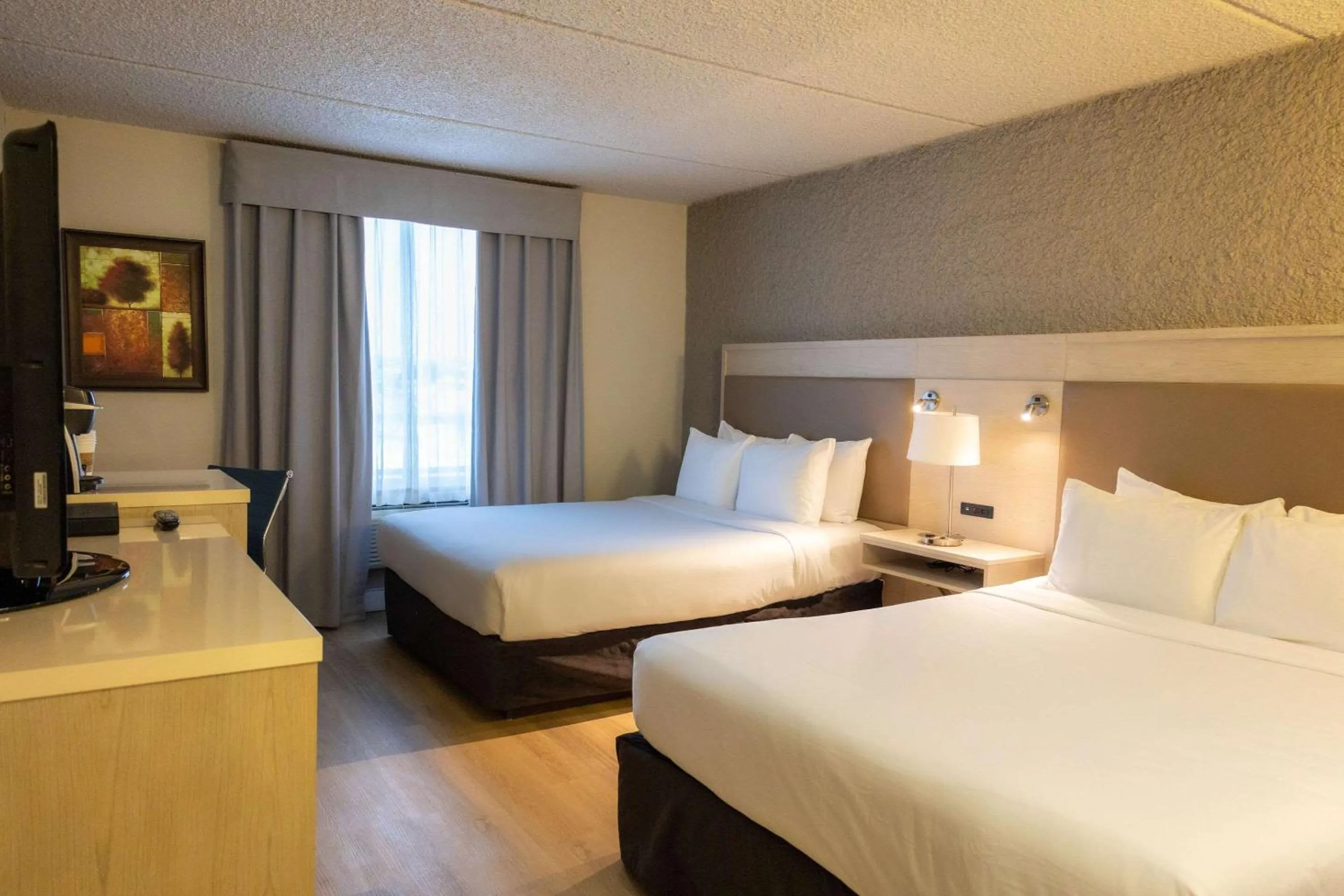 Bedroom, Bed in Radisson Hotel Fort St John