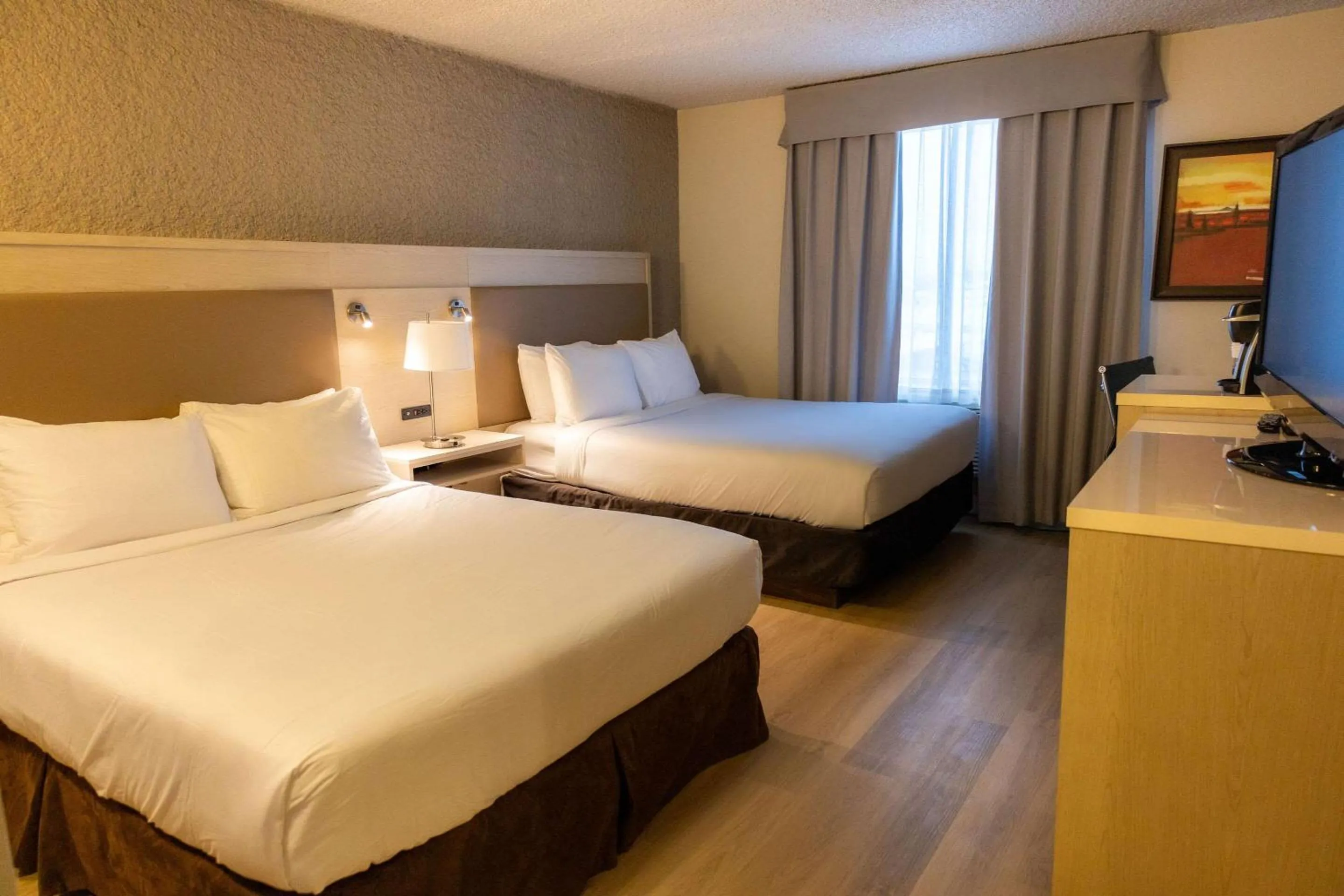 Bedroom, Bed in Radisson Hotel Fort St John