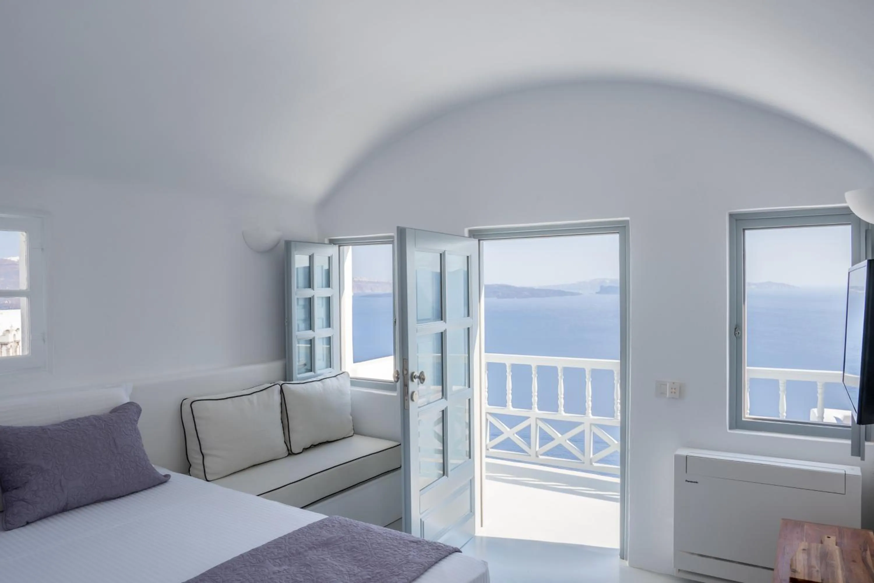 Balcony/Terrace, Bed in Oia Spirit Boutique Residences