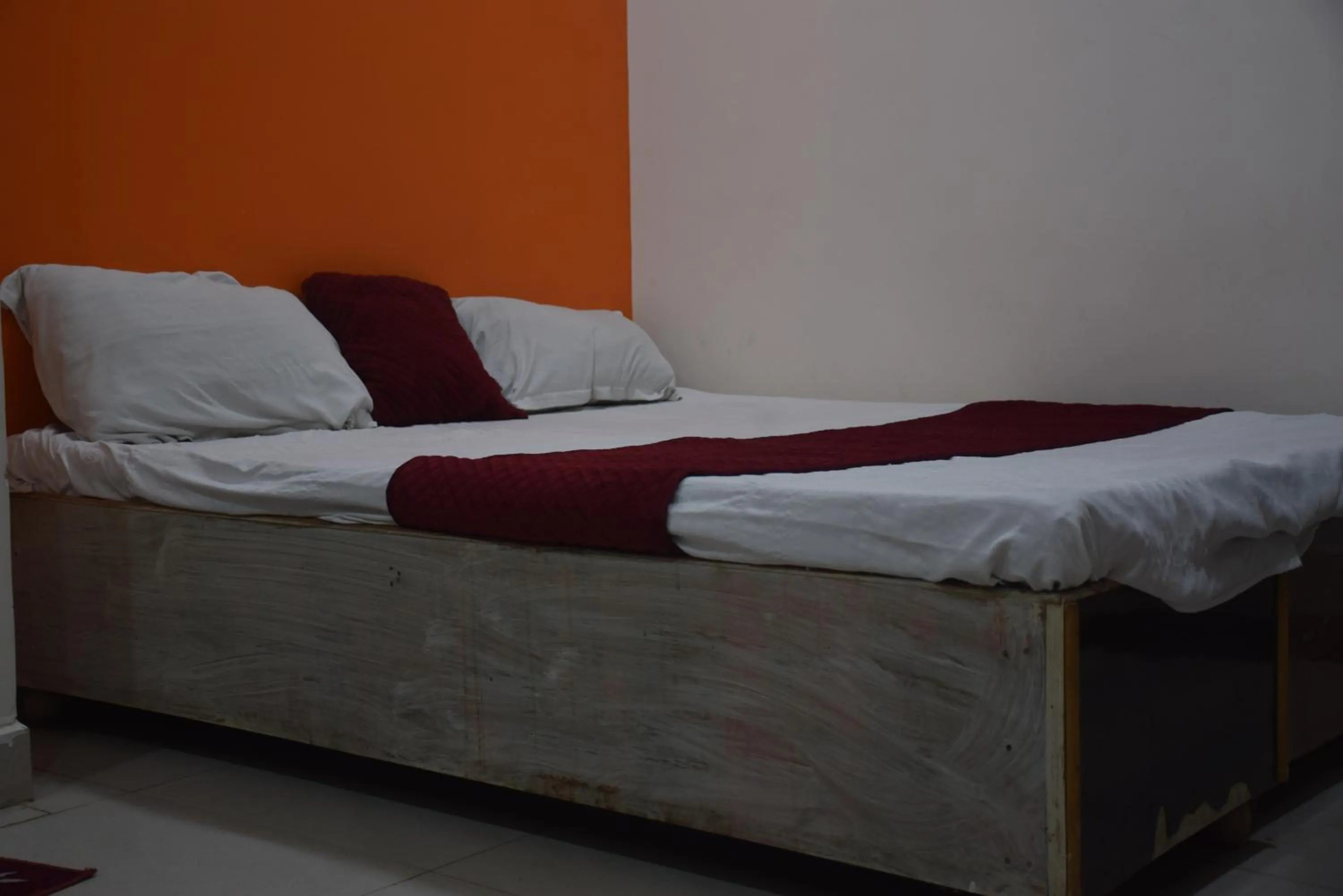 Bed in Hotel Thakur Ji