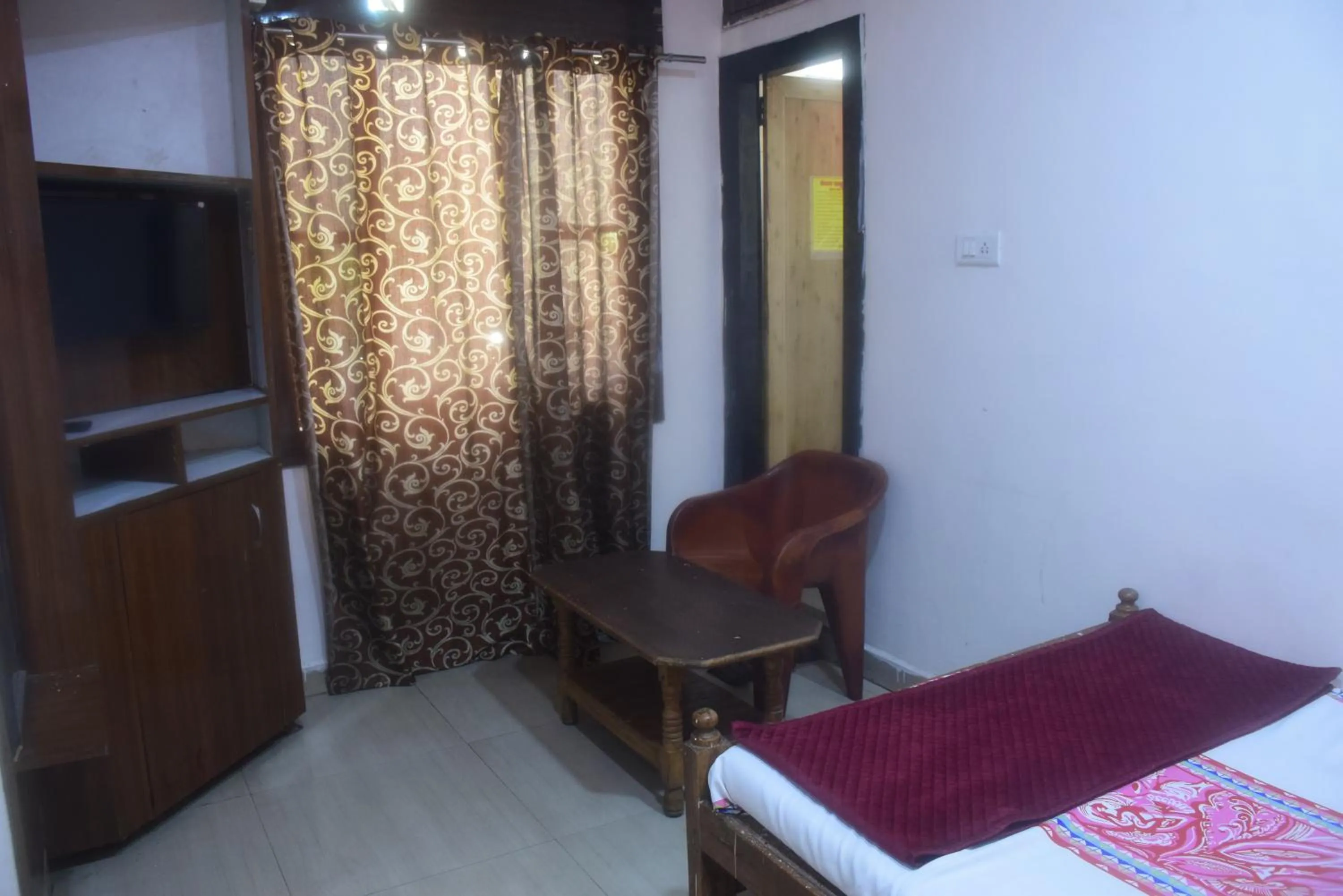 wardrobe in Hotel Thakur Ji