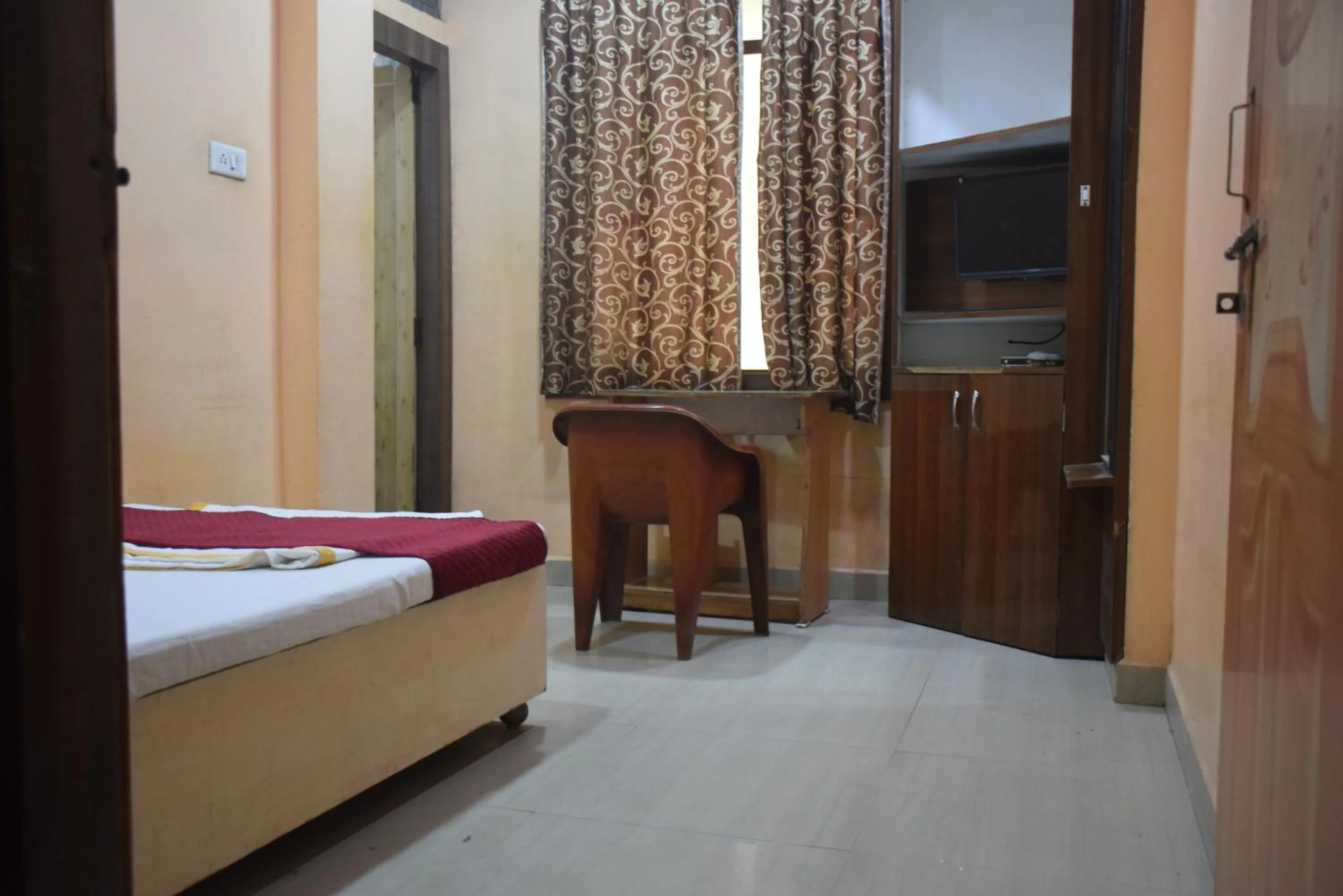 TV and multimedia in Hotel Thakur Ji