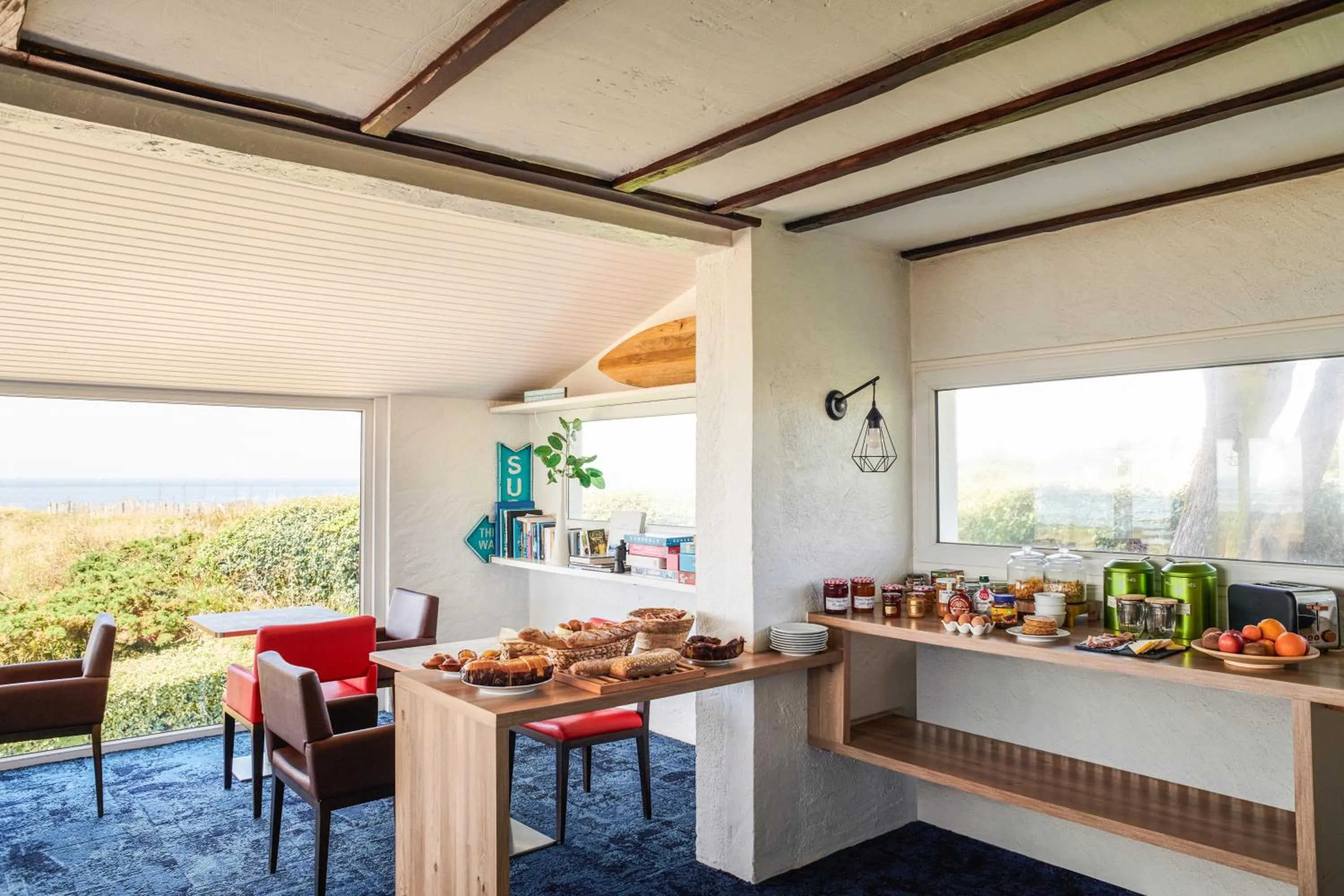 Buffet breakfast in Hôtel Le Lichen De La Mer