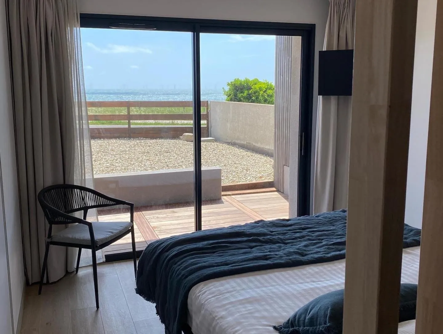 Bedroom, Bed in Hôtel Le Lichen De La Mer