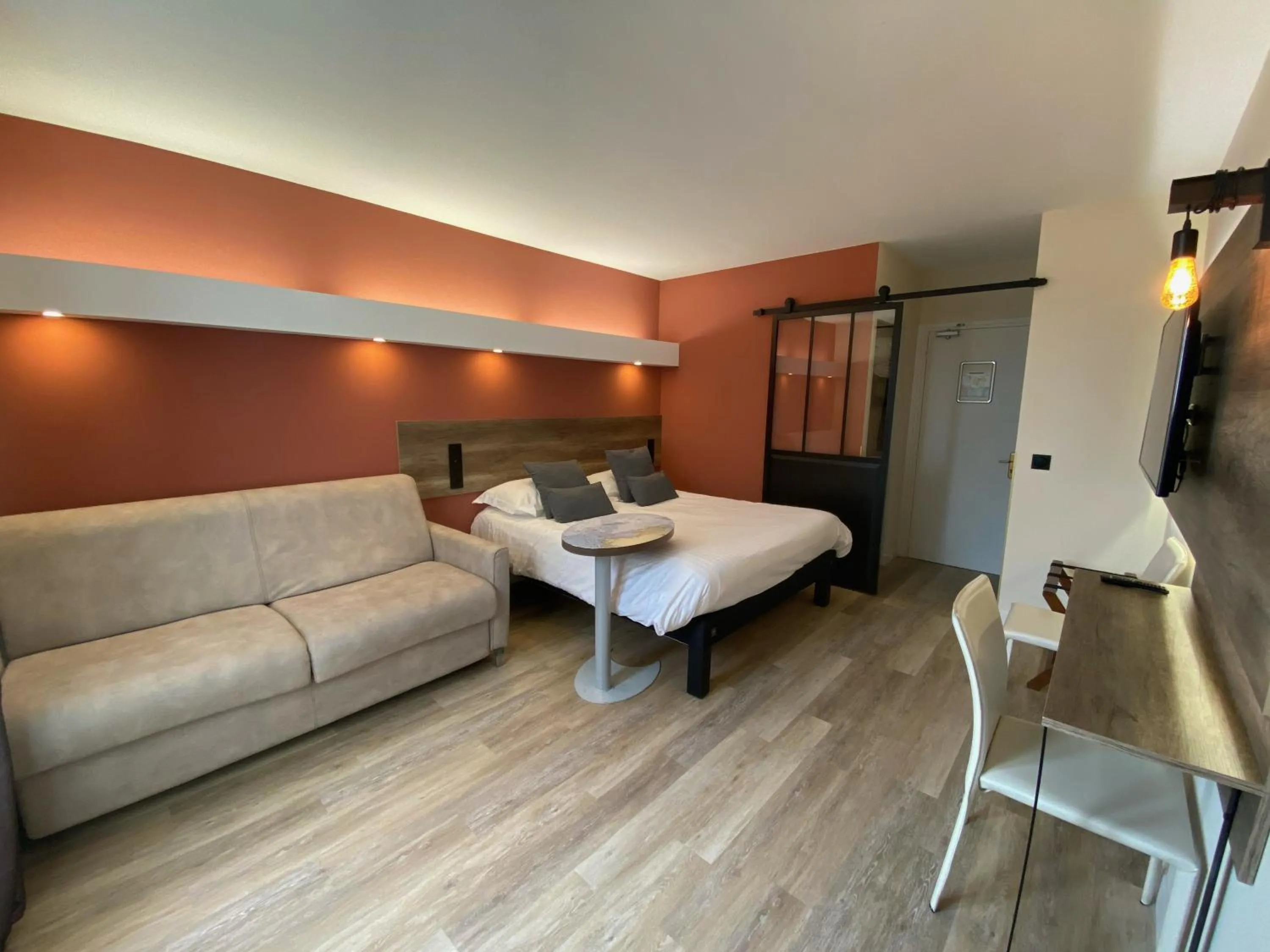 Bedroom in Hôtel Le Lichen De La Mer