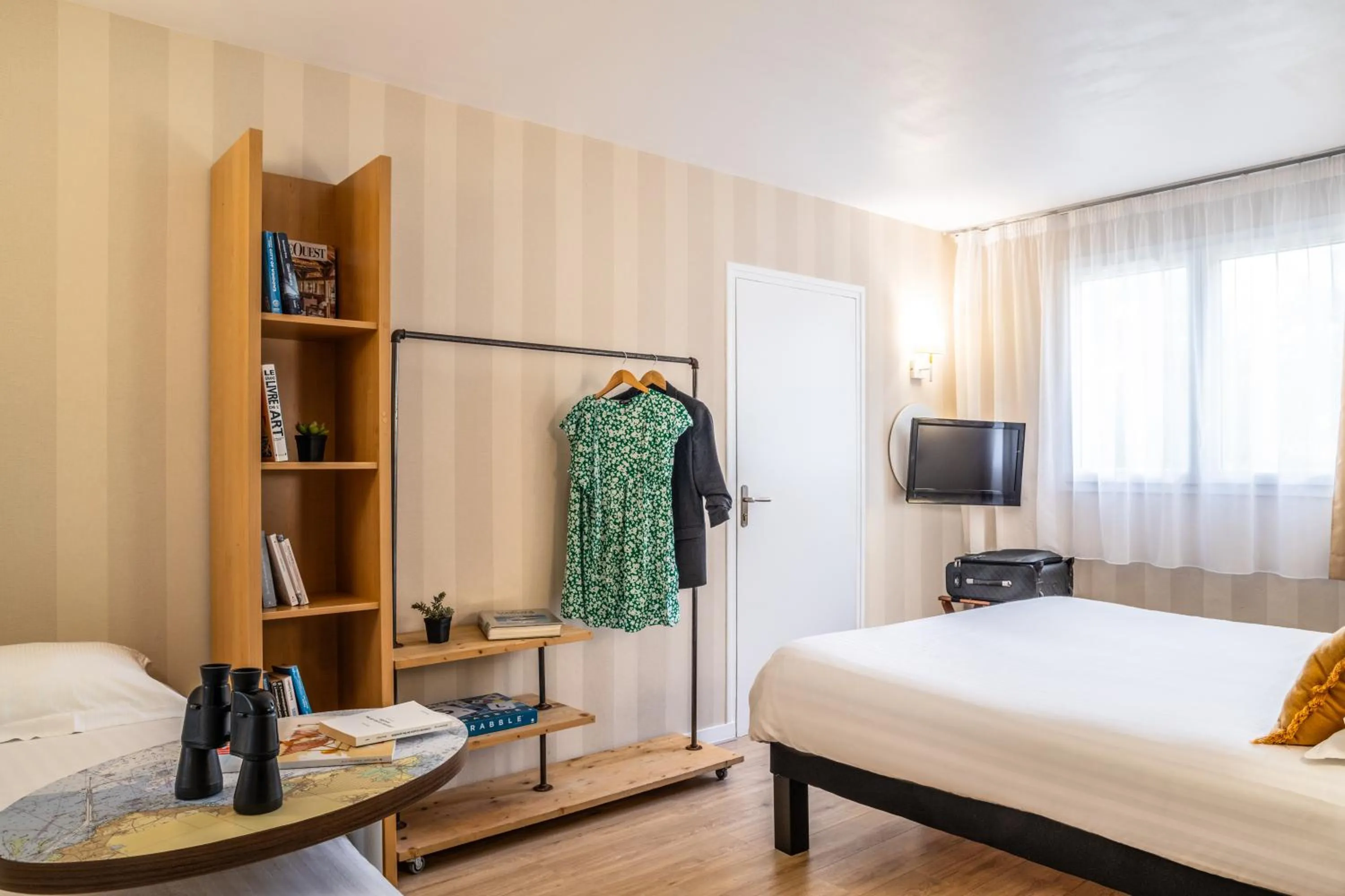 Bedroom, Bed in Hôtel Le Lichen De La Mer