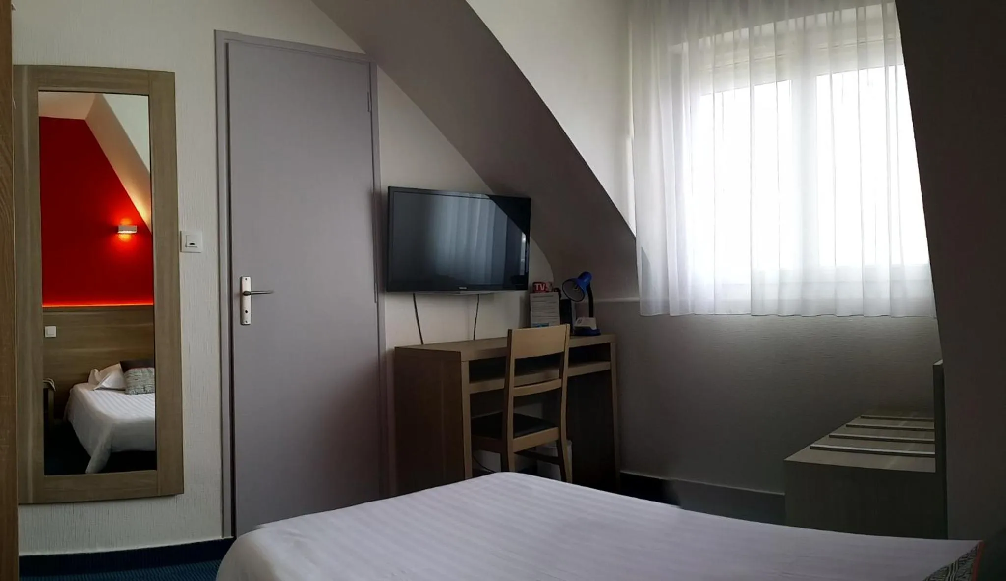 Bed in The Originals City, Hôtel Les Océanes, Lorient