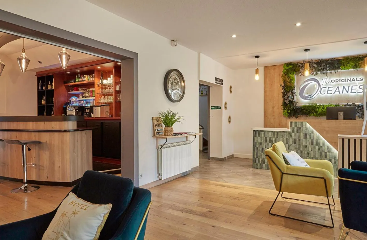 Lobby or reception in The Originals City, Hôtel Les Océanes, Lorient