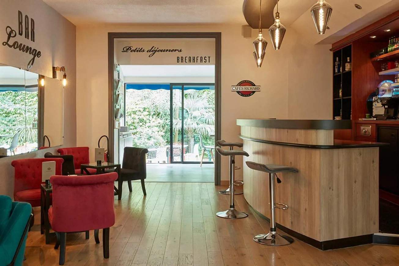 Property building in The Originals City, Hôtel Les Océanes, Lorient