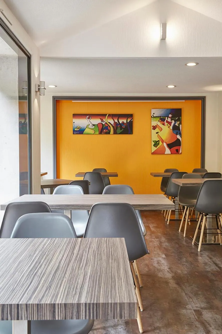 Property building in The Originals City, Hôtel Les Océanes, Lorient