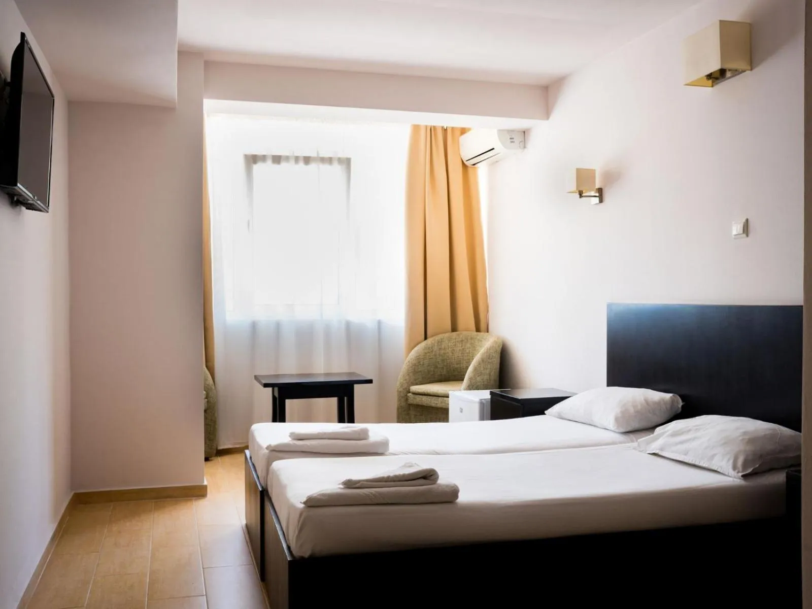 Photo of the whole room, Bed in Complex Vraja Mării Costinești