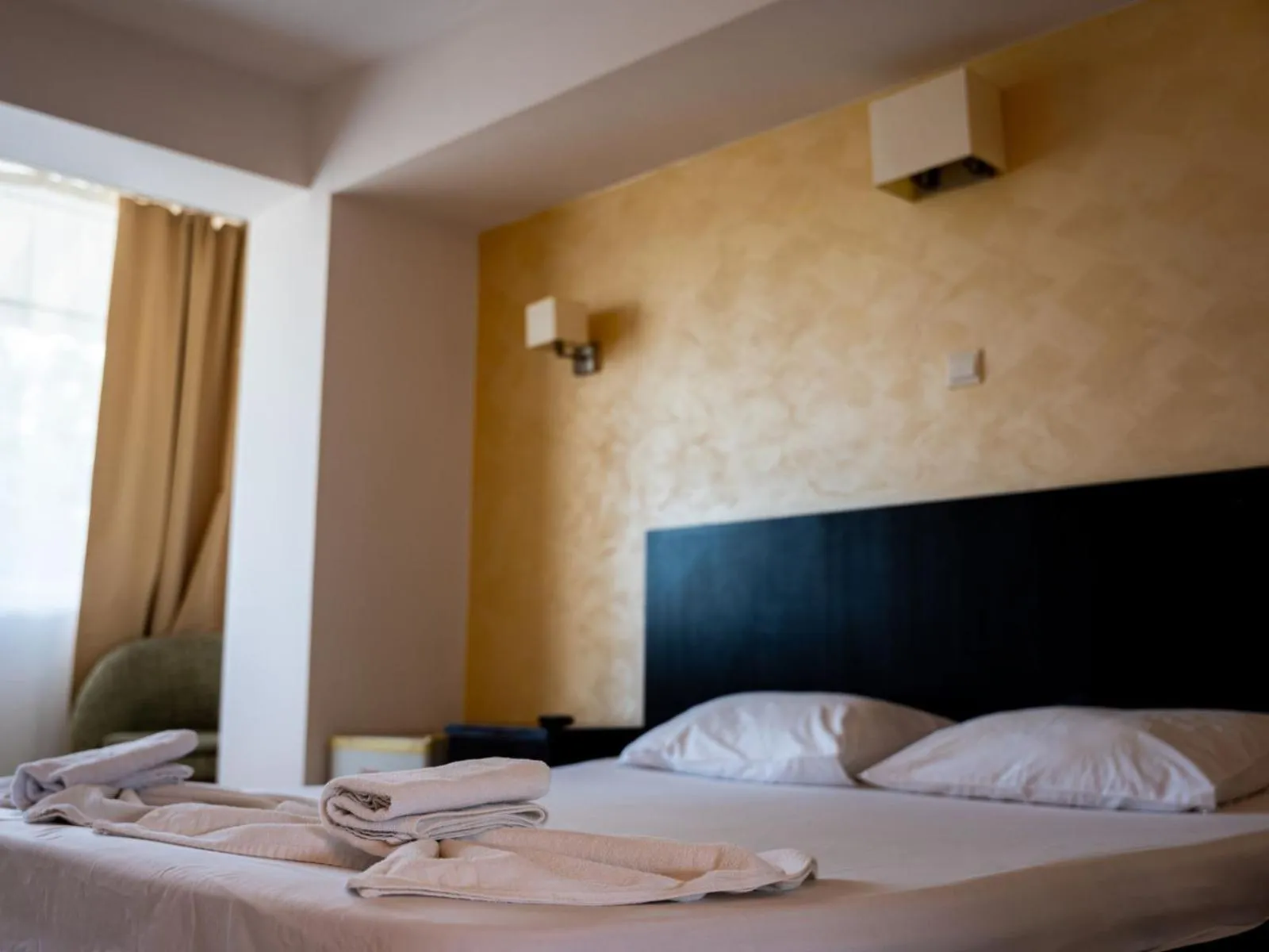 Photo of the whole room, Bed in Complex Vraja Mării Costinești