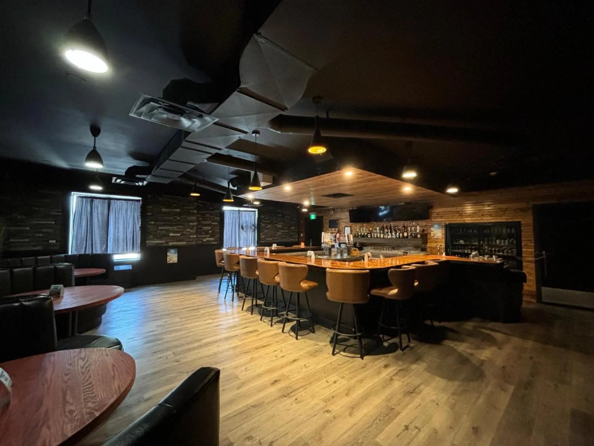 Lounge or bar in Ramada by Wyndham Estevan
