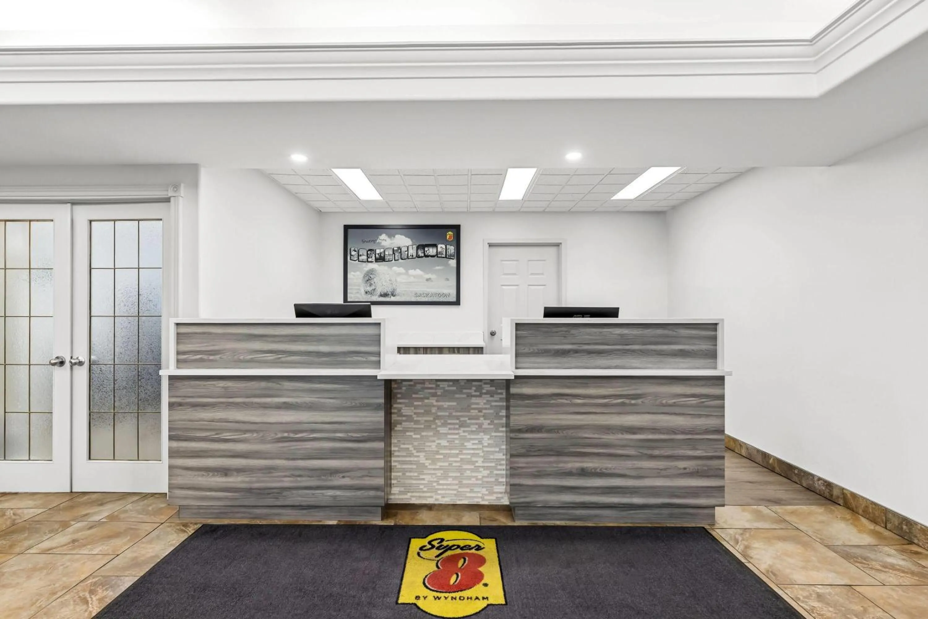 Lobby or reception in Super 8 by Wyndham Saskatoon Near Saskatoon Airport