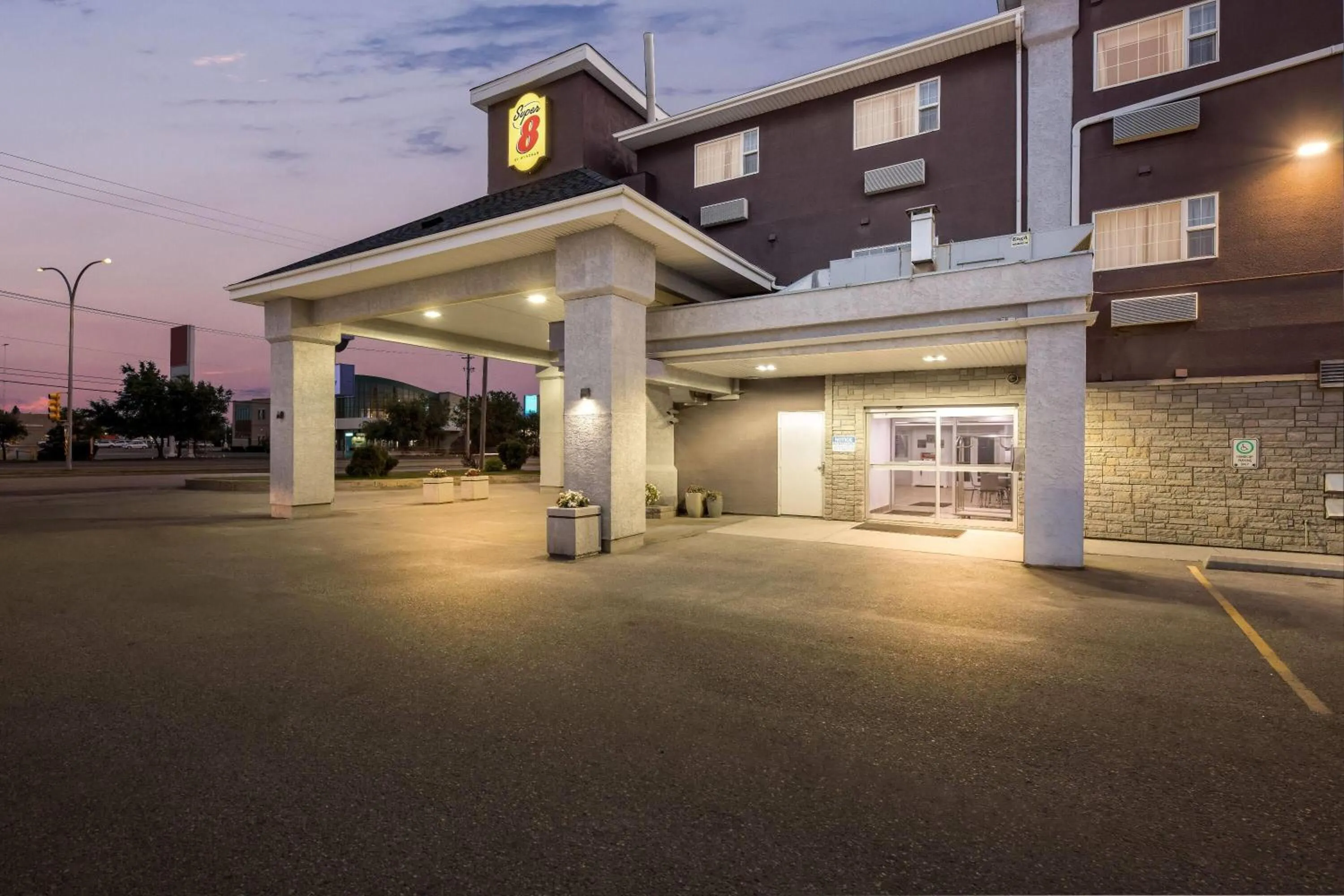 Property building in Super 8 by Wyndham Saskatoon Near Saskatoon Airport