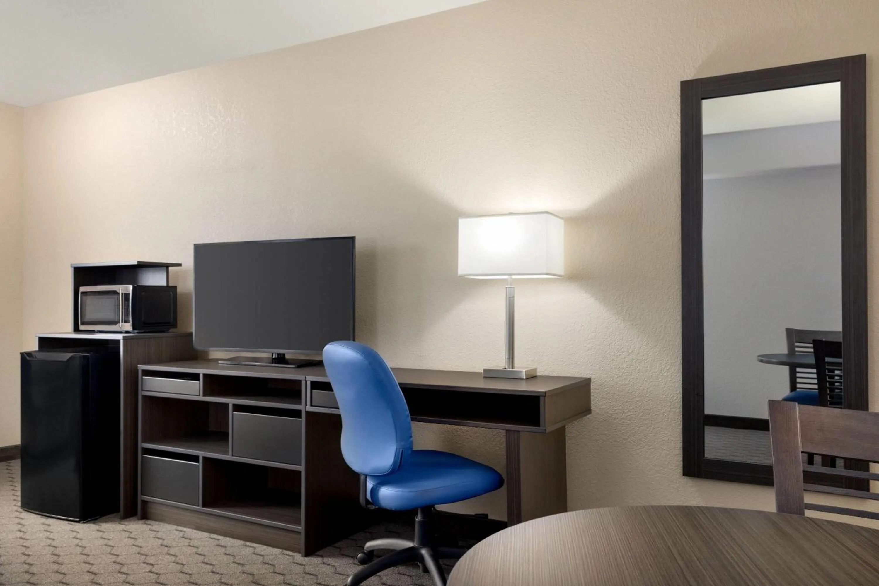 Photo of the whole room in Super 8 by Wyndham Swan River MB