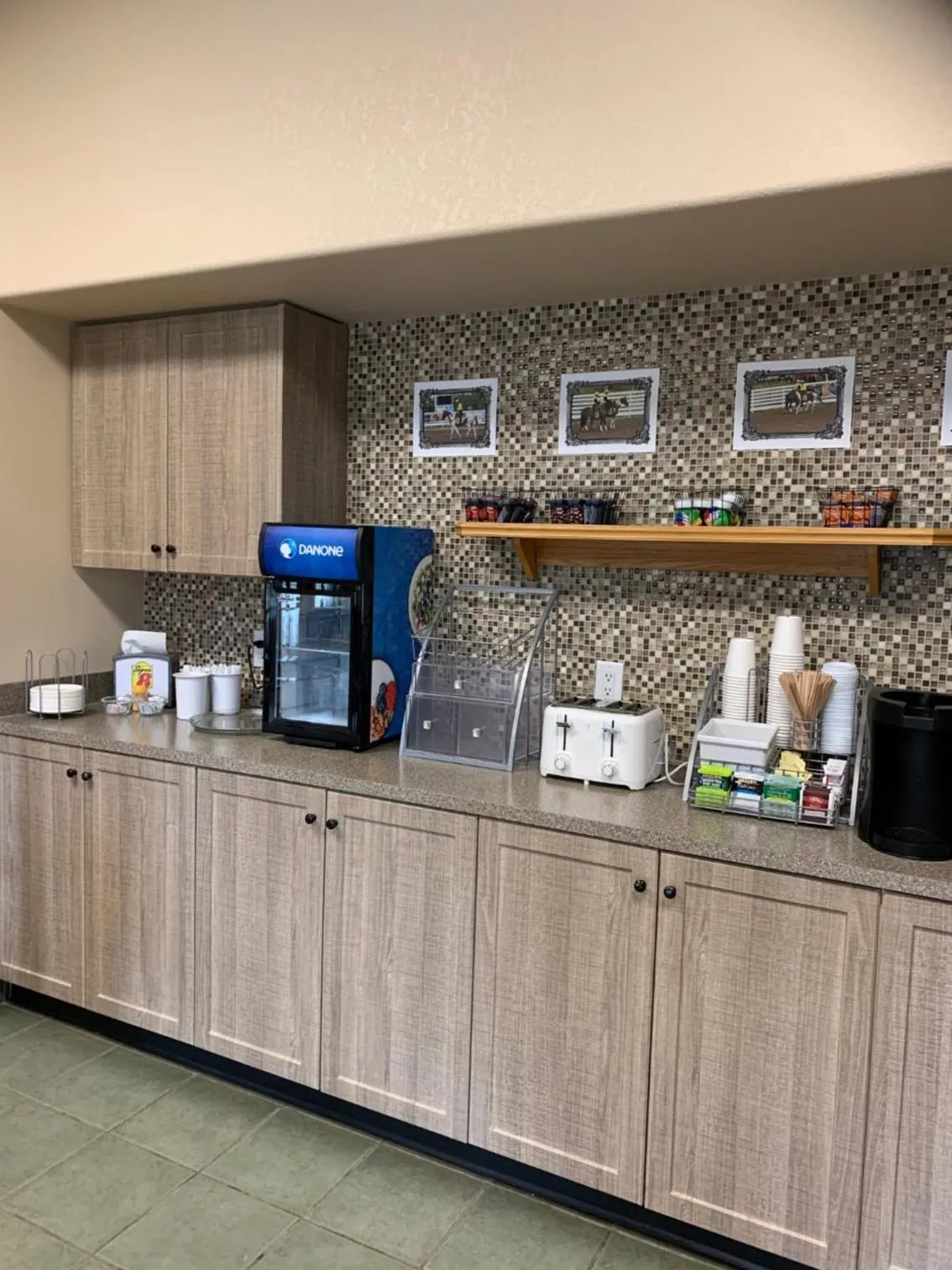 Breakfast in Super 8 by Wyndham Swan River MB