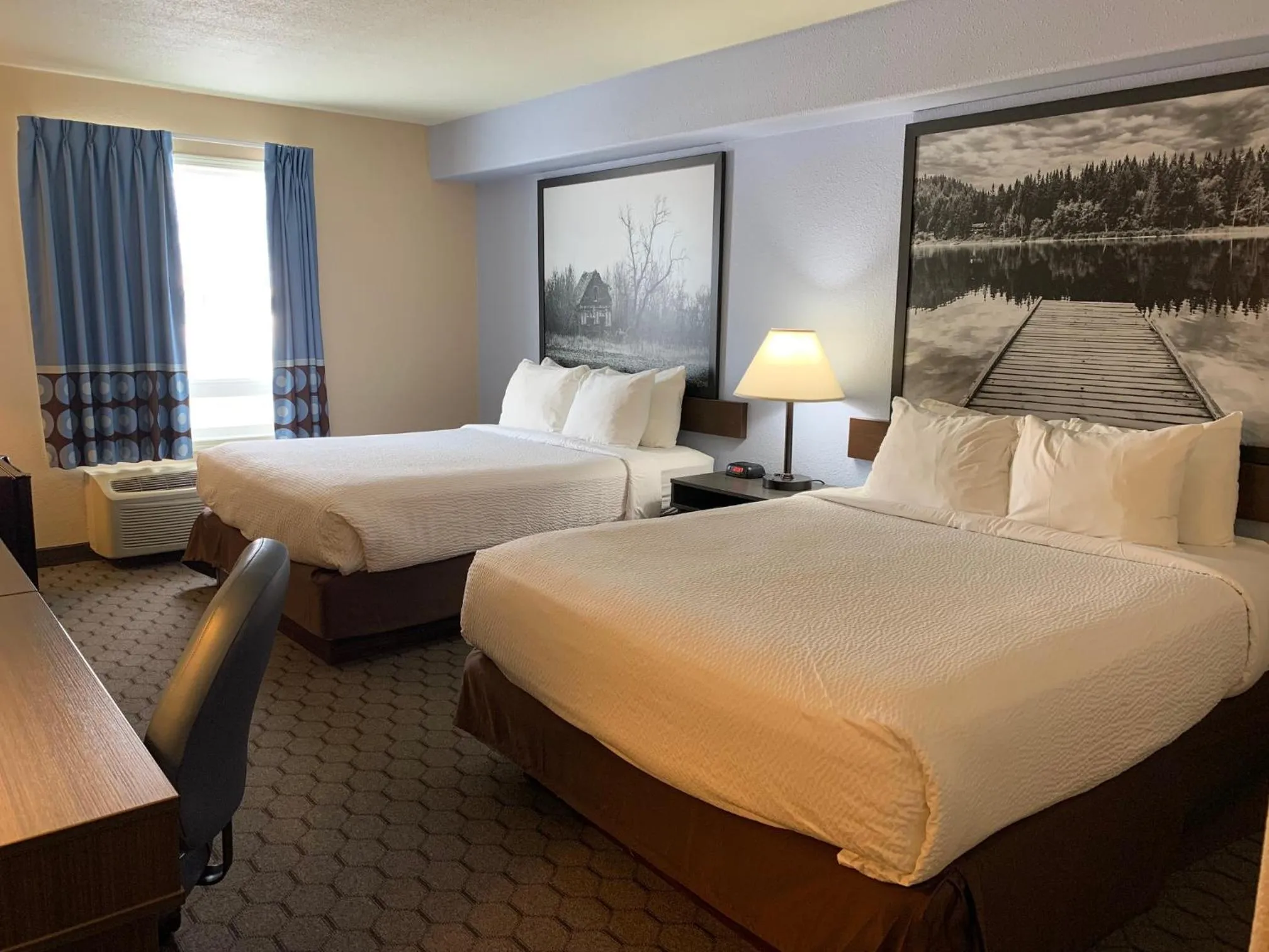 Bedroom, Bed in Super 8 by Wyndham Swan River MB