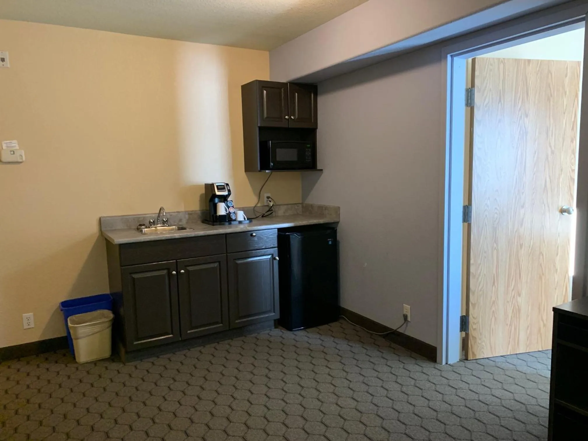 Coffee/tea facilities in Super 8 by Wyndham Swan River MB