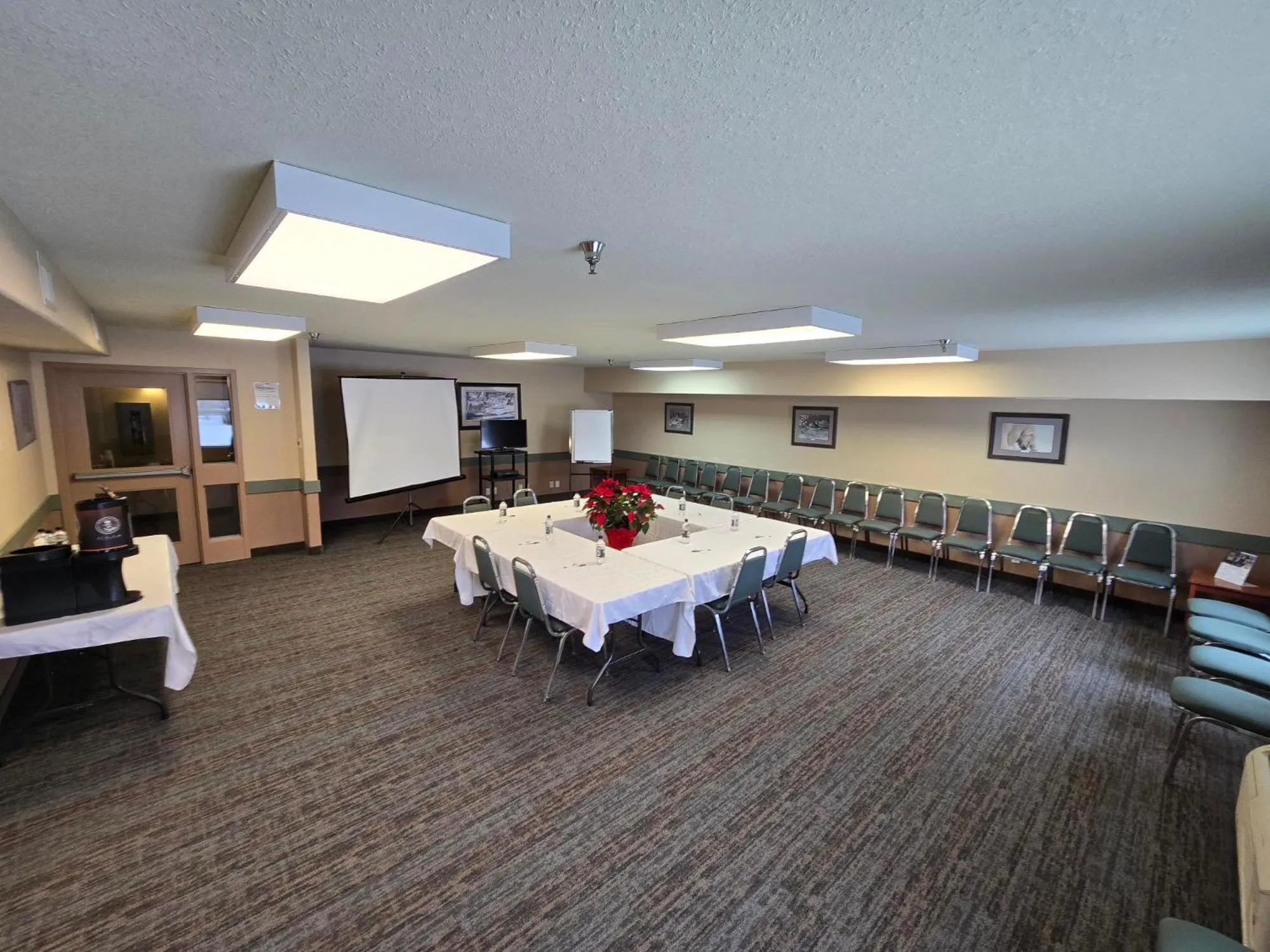 Meeting/conference room in Super 8 by Wyndham Swan River MB