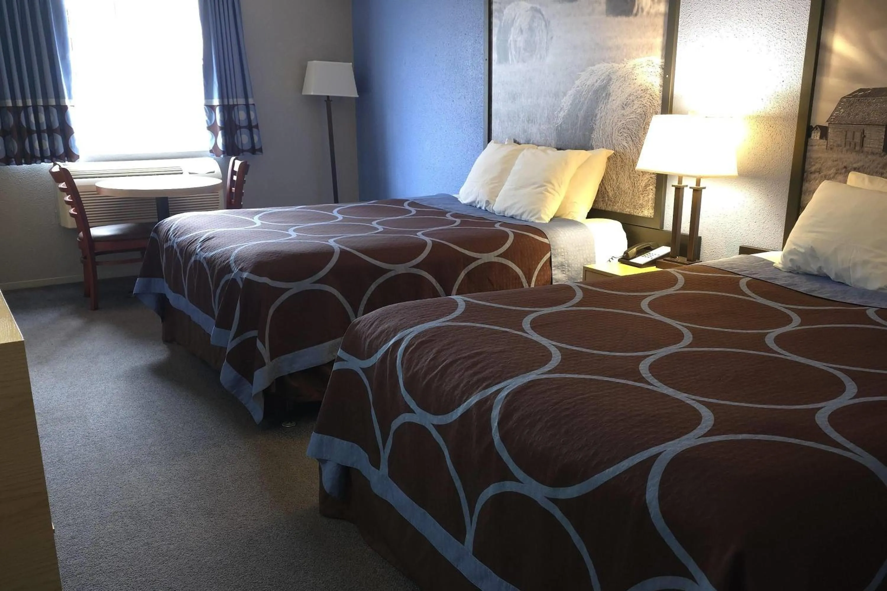 Photo of the whole room, Bed in Super 8 by Wyndham Swift Current