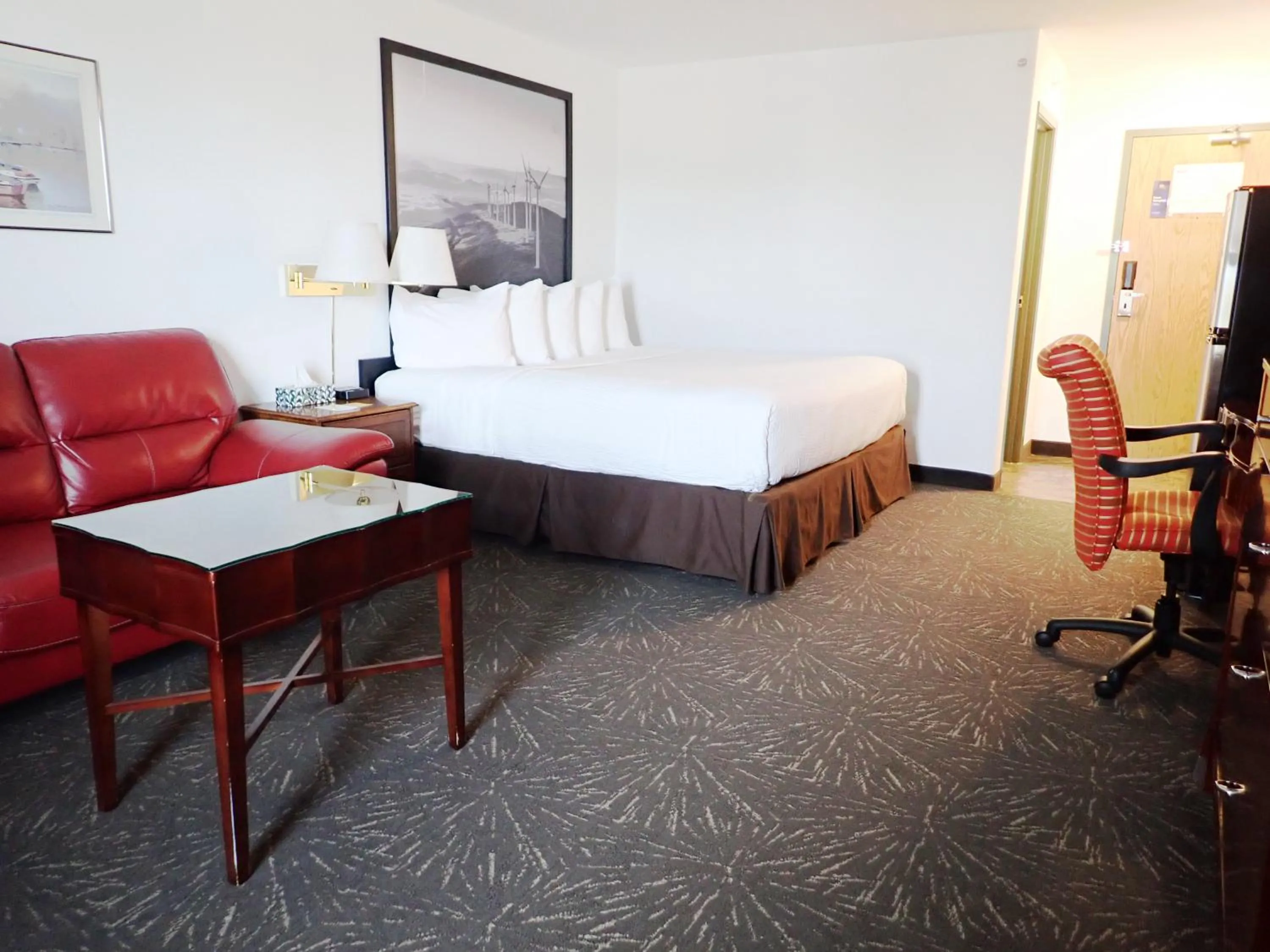 Bed in Super 8 by Wyndham Taber AB