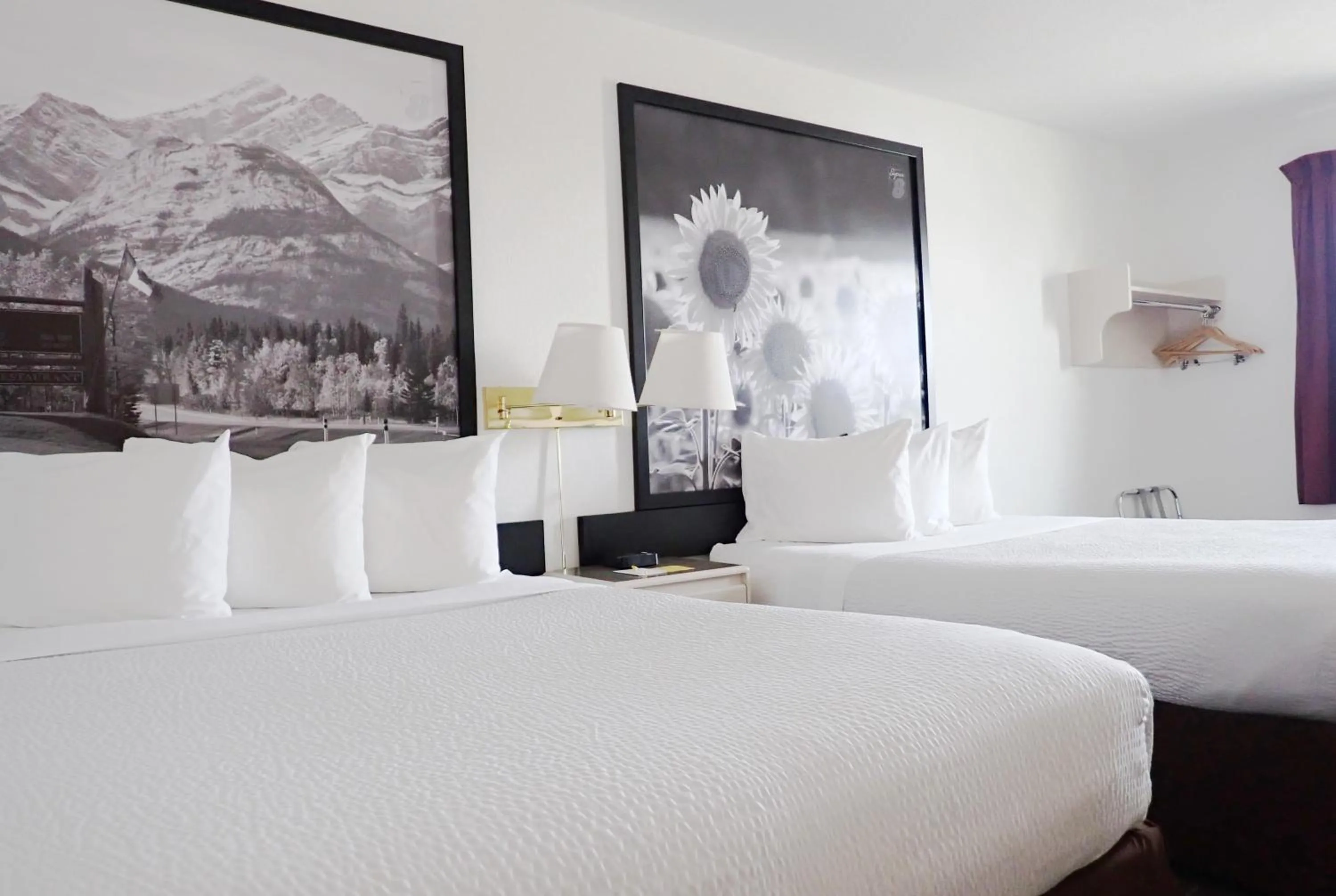 Photo of the whole room, Bed in Days Inn by Wyndham Taber