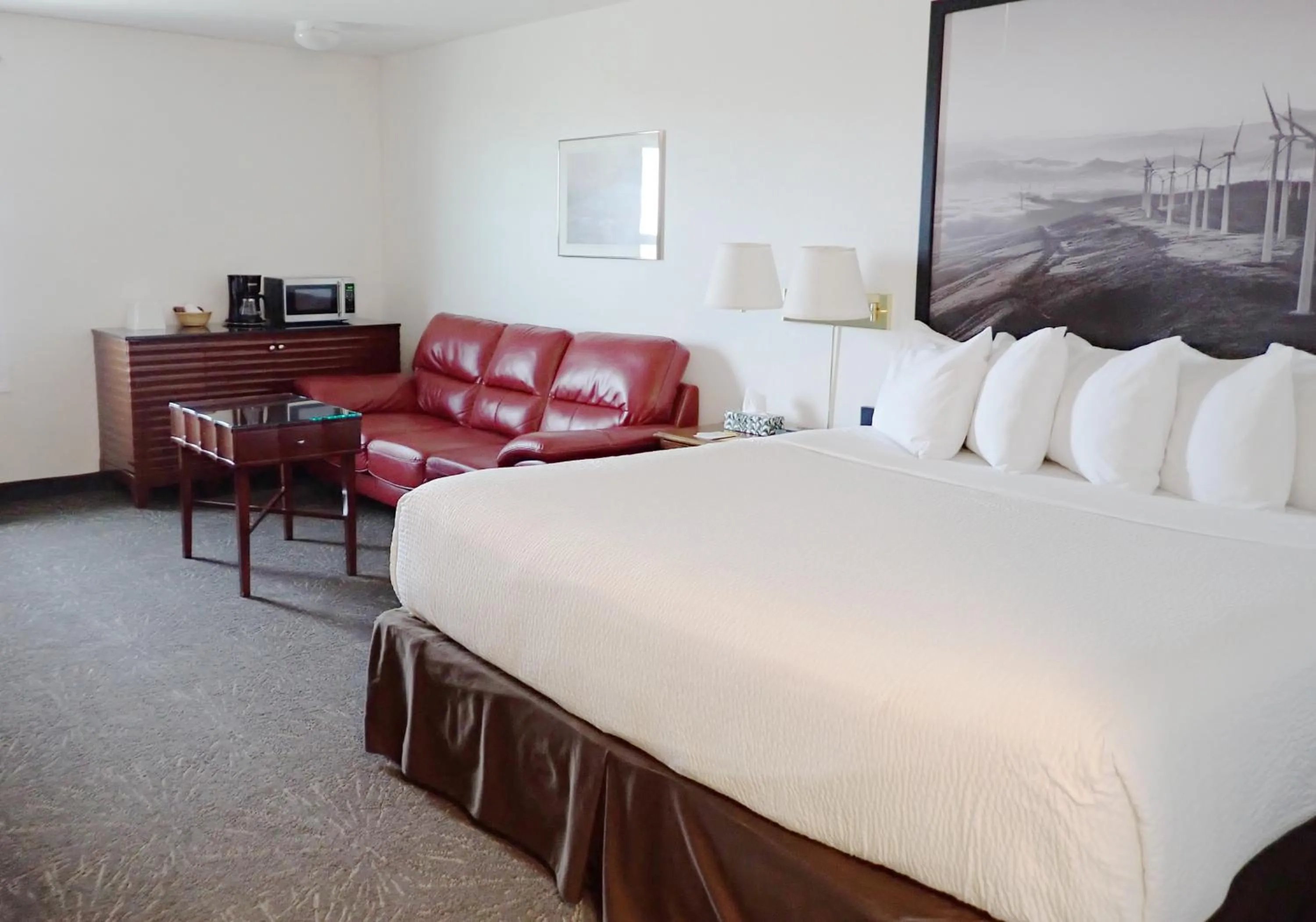 Bedroom, Bed in Super 8 by Wyndham Taber AB