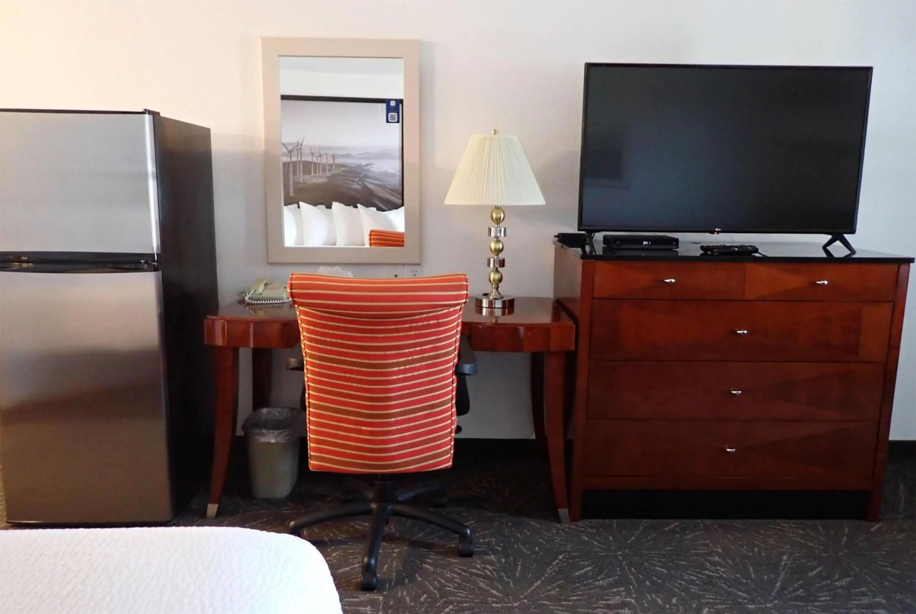 Photo of the whole room, Bed in Days Inn by Wyndham Taber