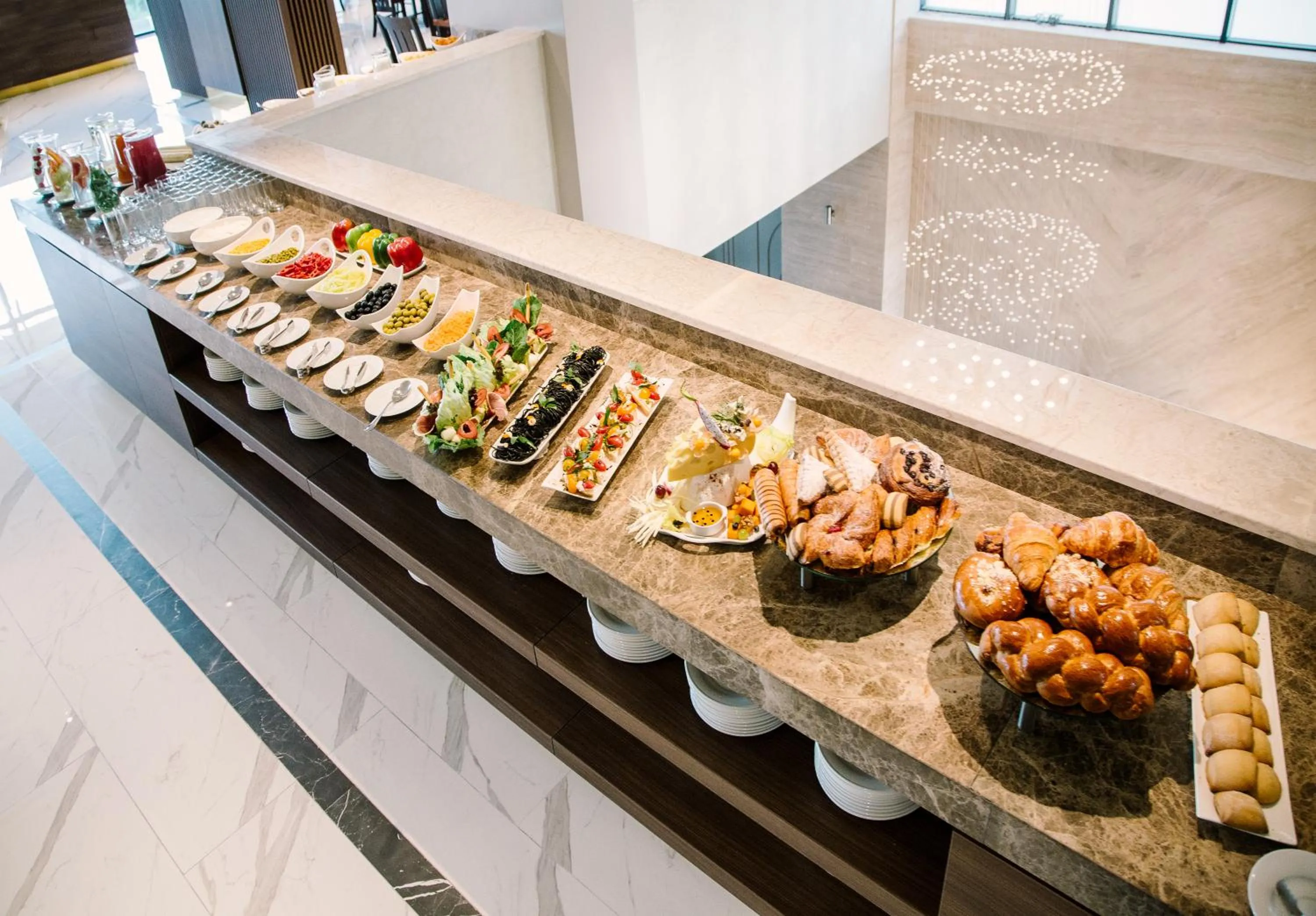 Restaurant/places to eat in Hotel Tbilisi Tower