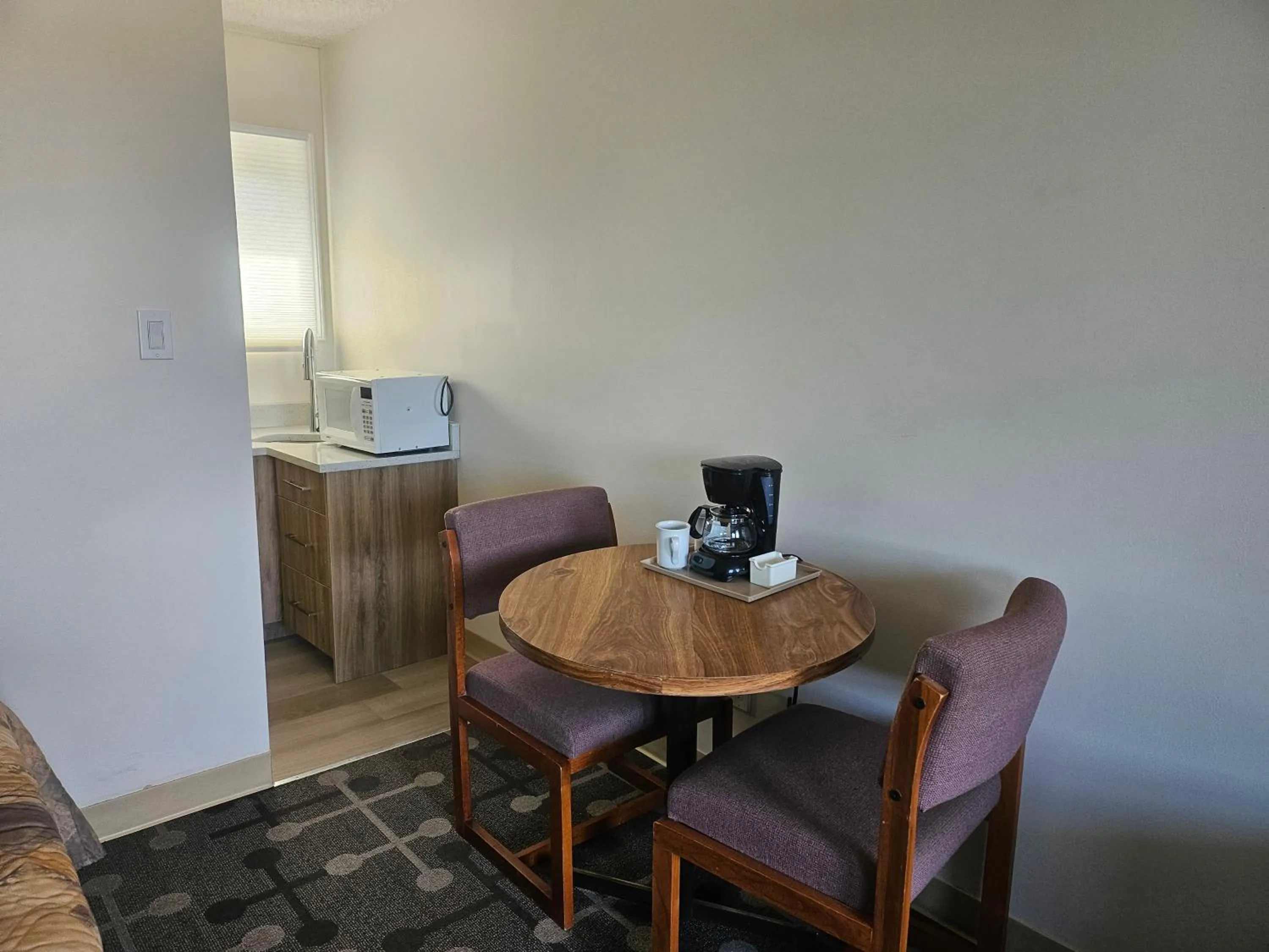 Queen Room in Tara Vista Inn