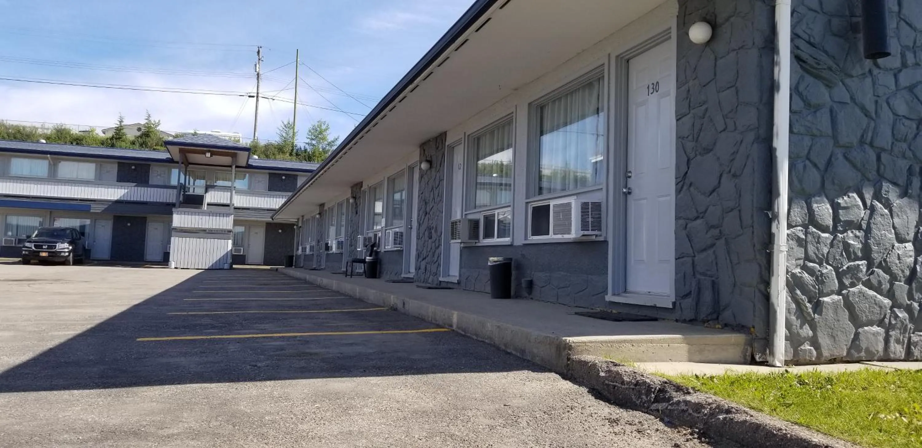 Property building in Tara Vista Inn