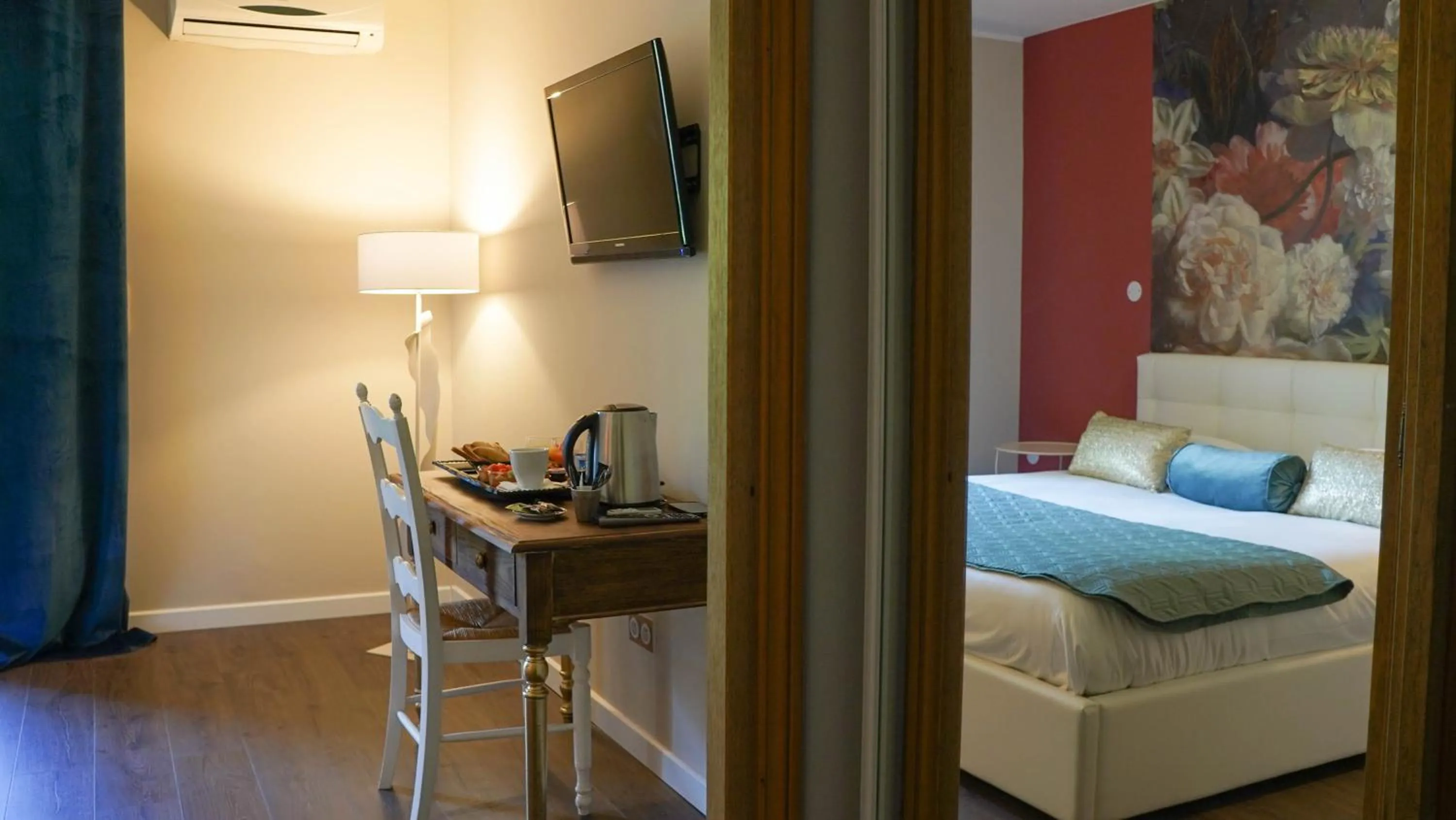 Bed in Hôtel Les Jardins