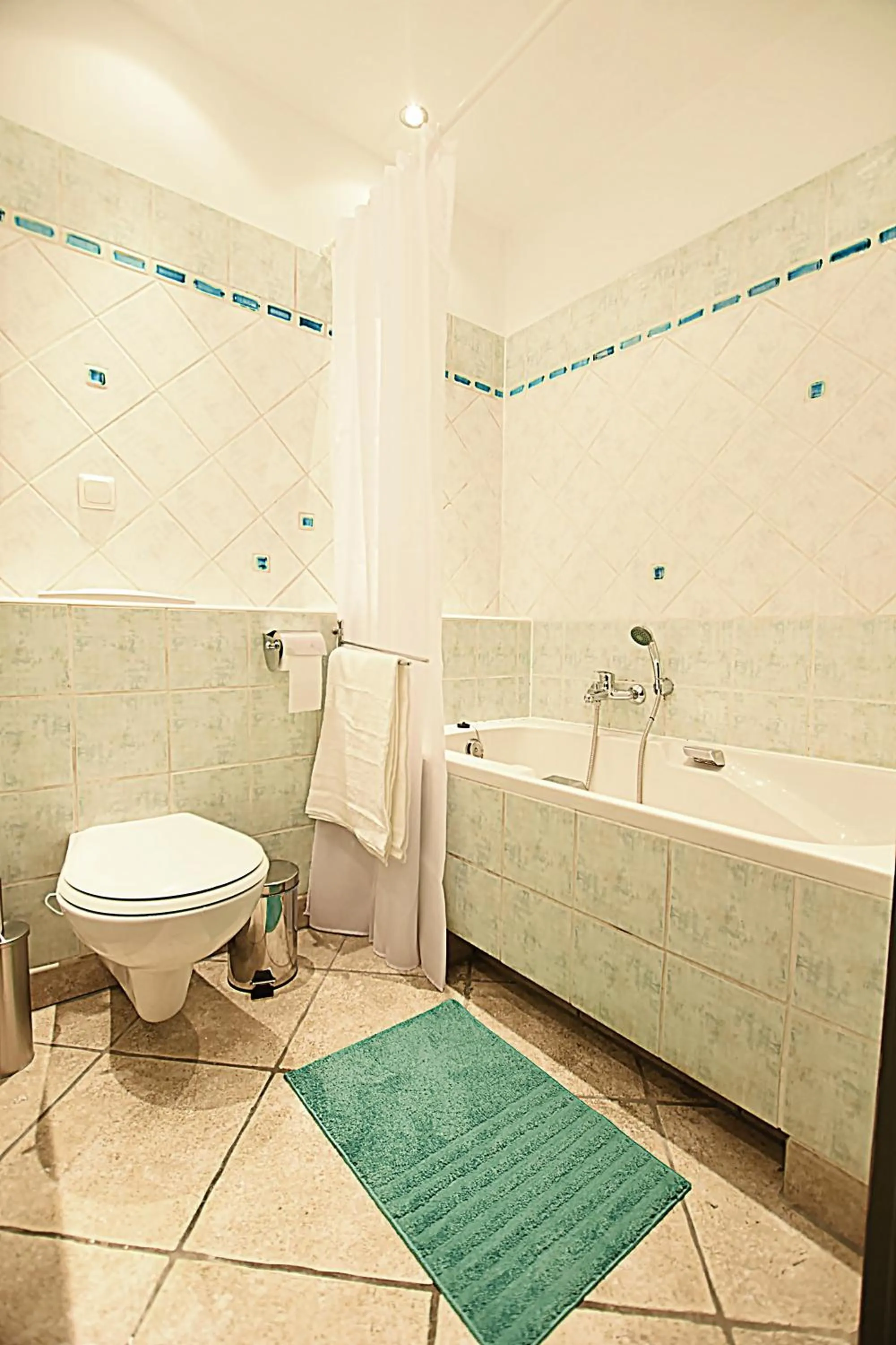 Toilet in Mhost Bronowice