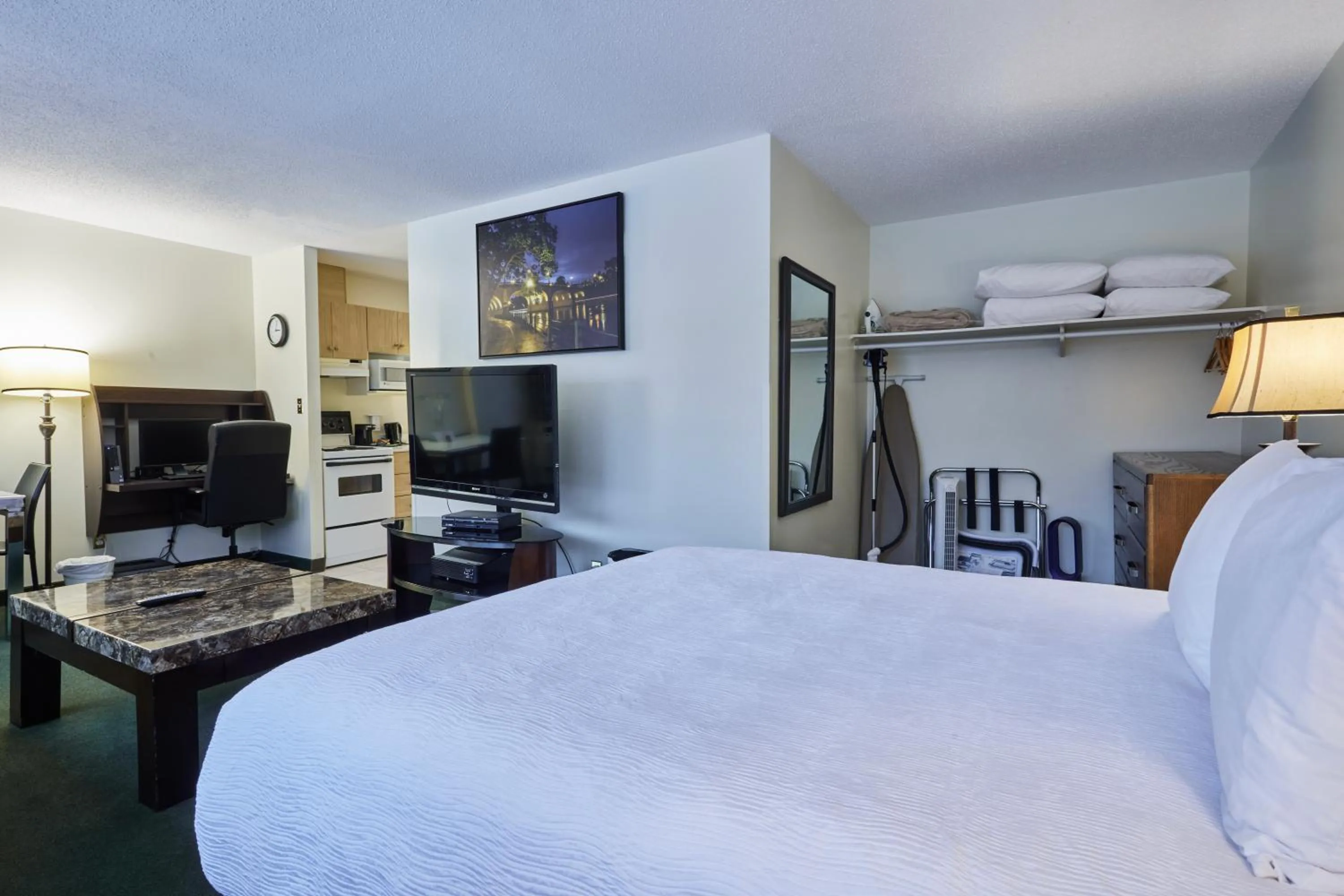 Bed in The Business Inn